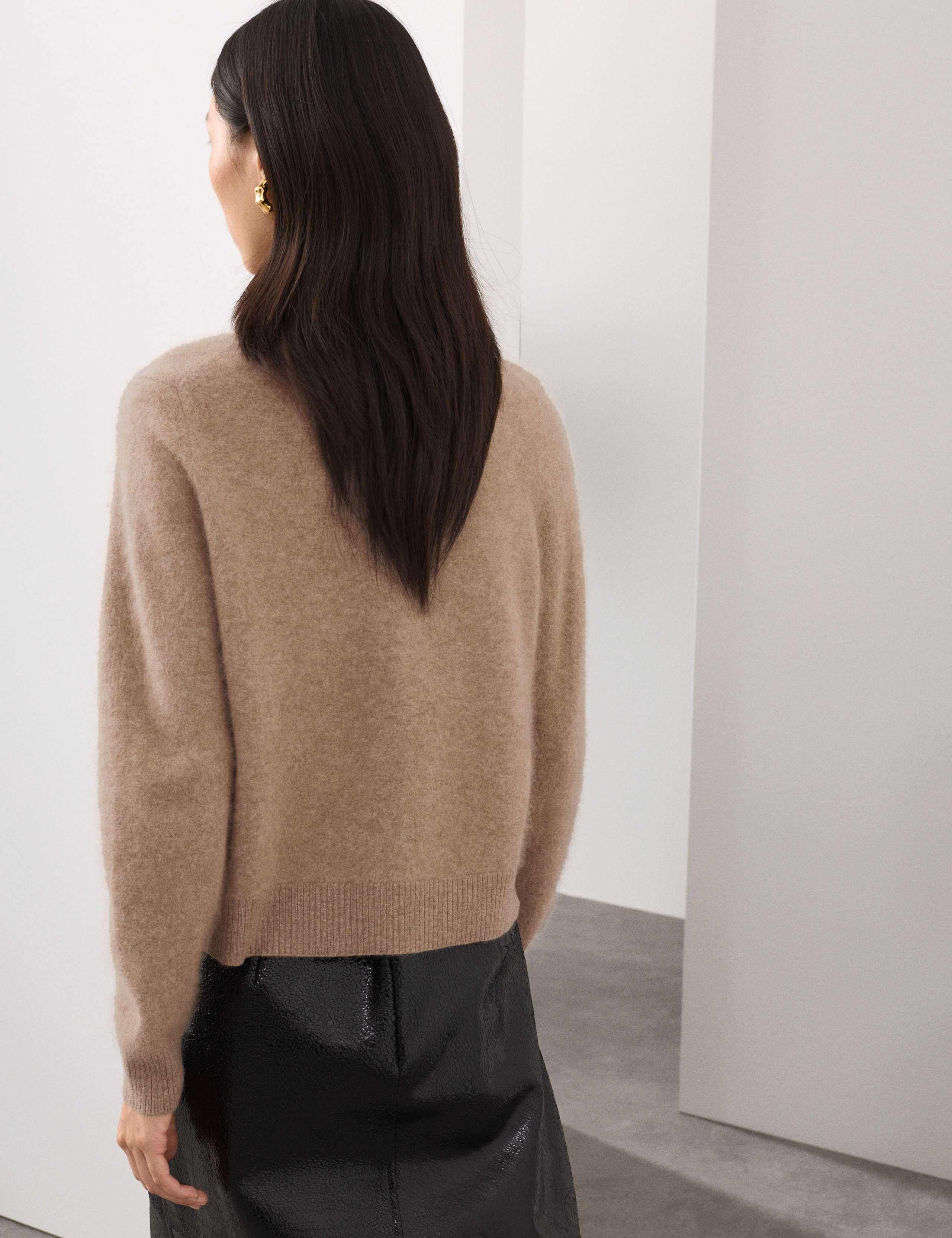 Wool Rich Relaxed Cardigan with Cashmere 6 of 7