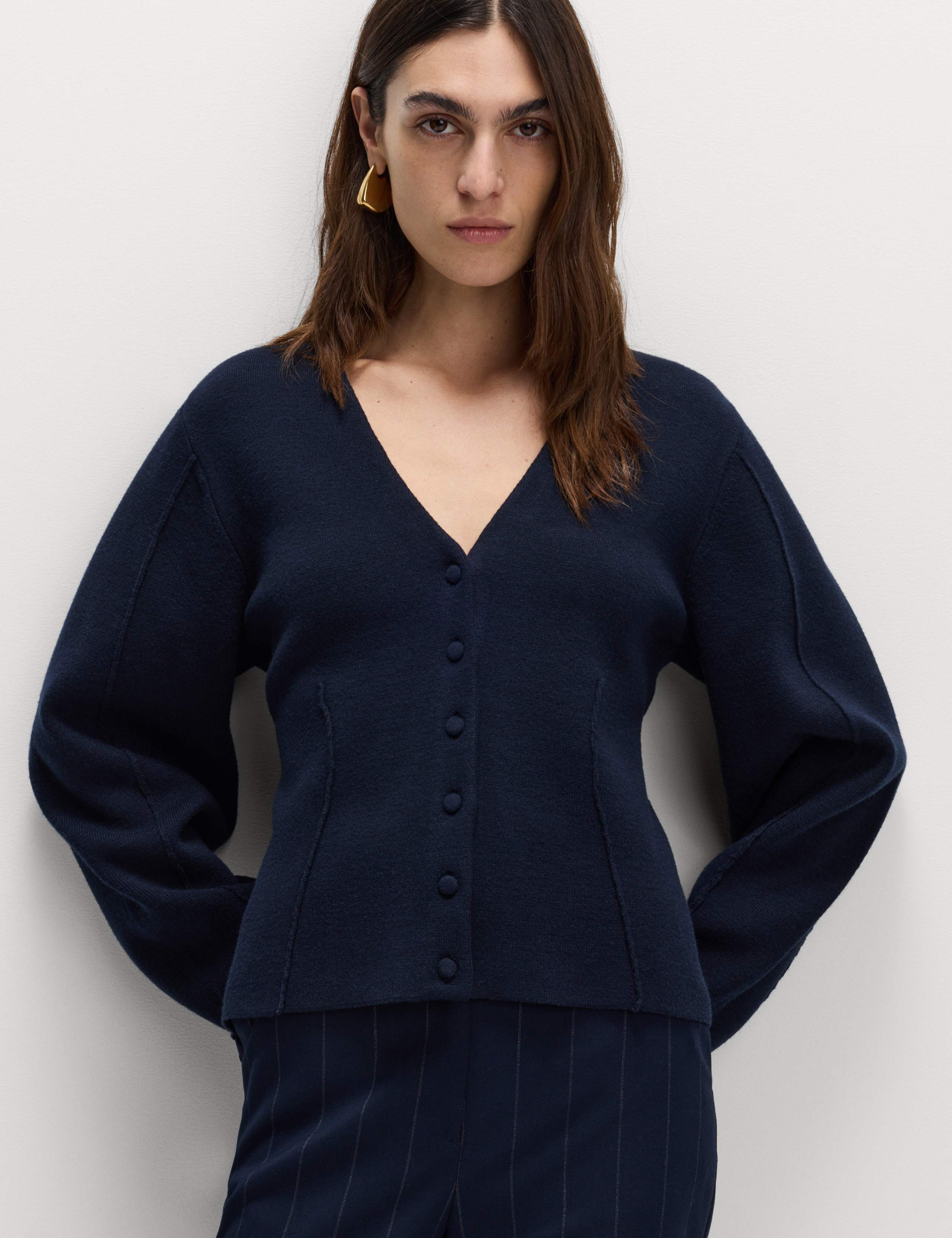 V-Neck Waisted Slim Fit Cardigan 3 of 6