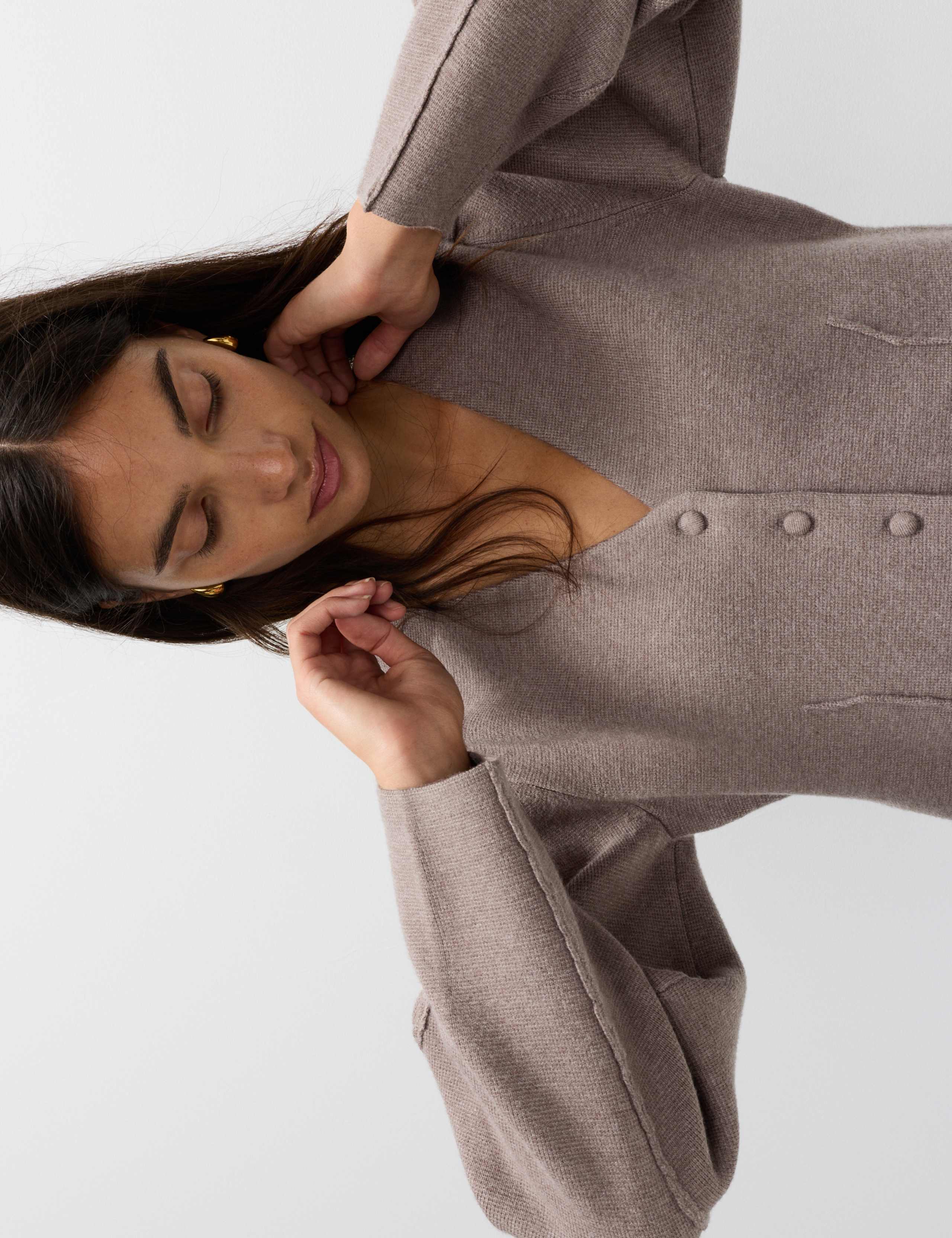 V-Neck Waisted Slim Fit Cardigan 3 of 5
