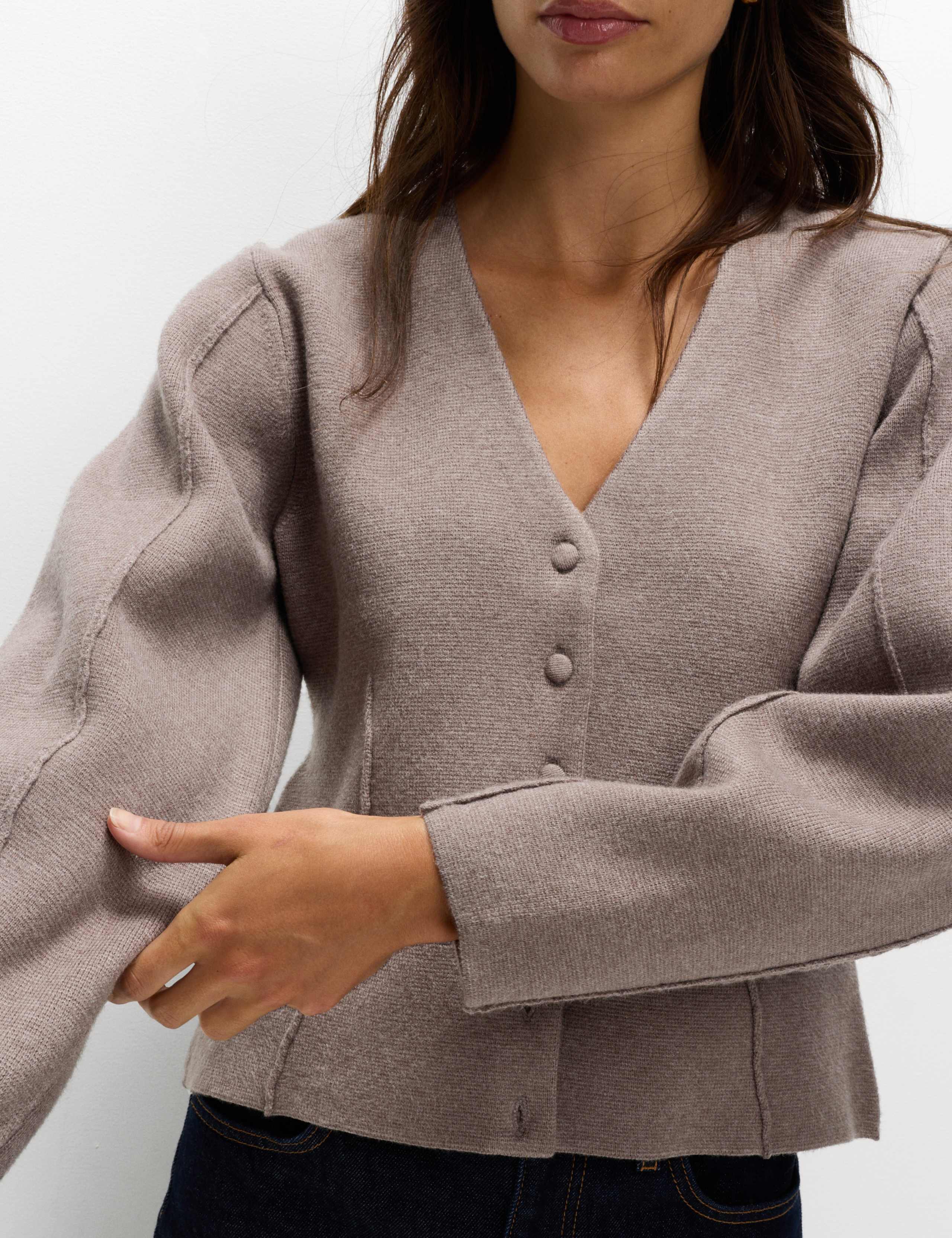 V-Neck Waisted Slim Fit Cardigan 4 of 5