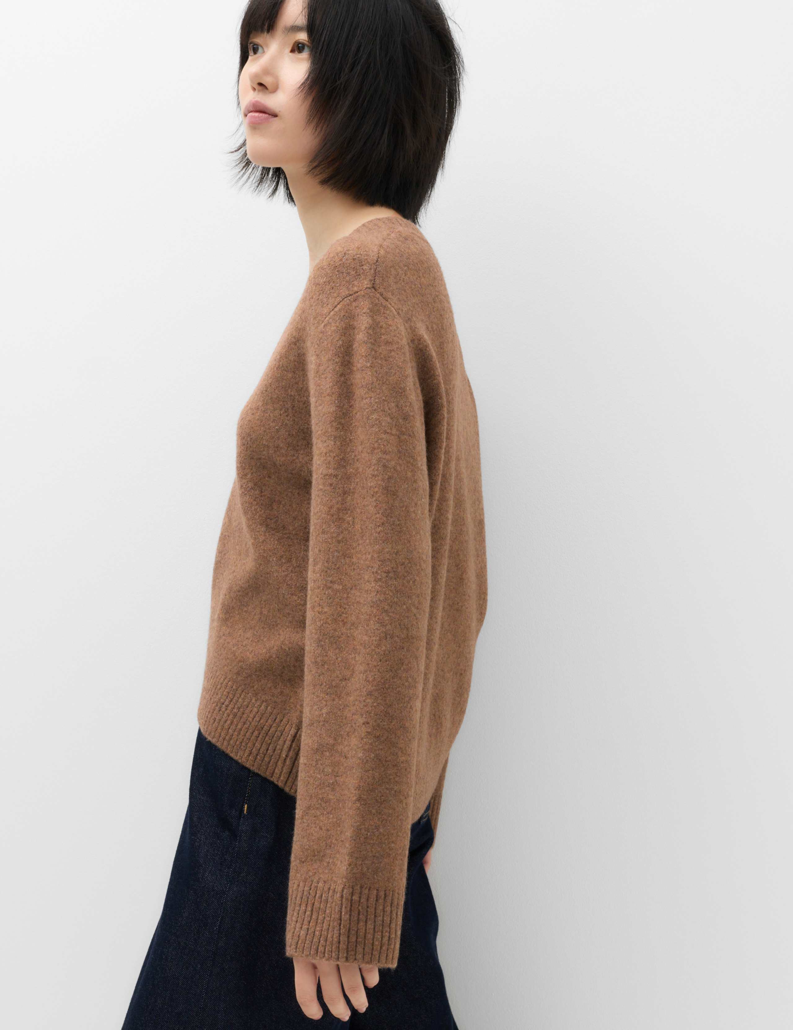 V-Neck Relaxed Jumper With Wool 3 of 5