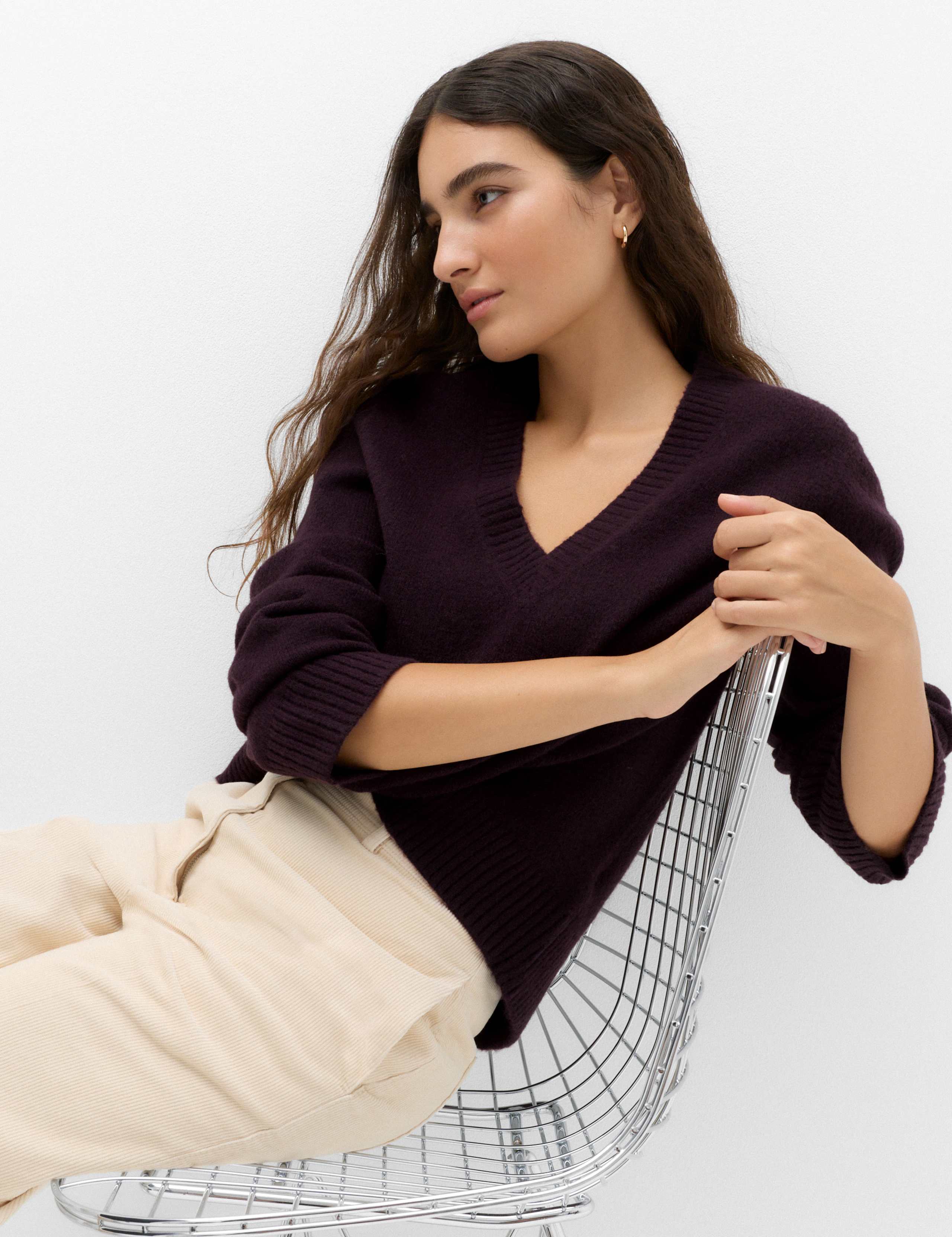 V-Neck Relaxed Jumper With Wool 1 of 6