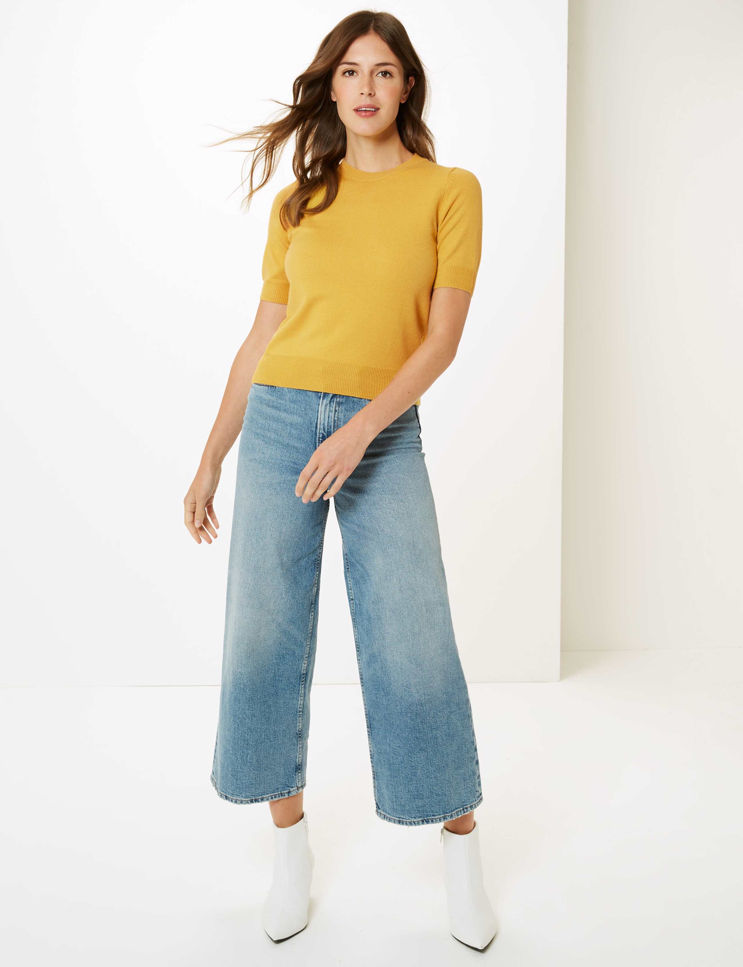 Textured Knitted Crew Neck Short Sleeve Top 3 of 4