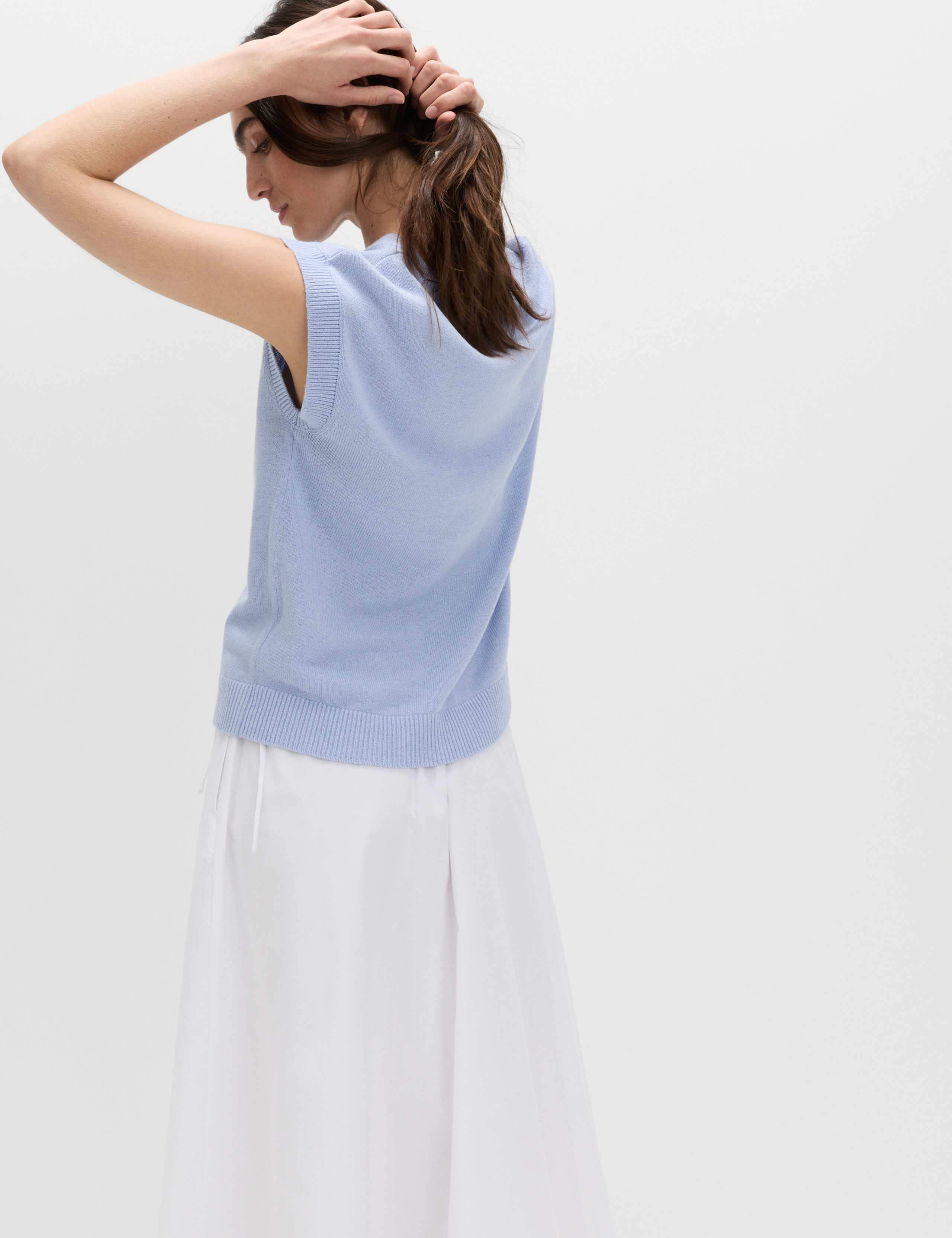 Muscle Knitted Vest With Linen 3 of 7