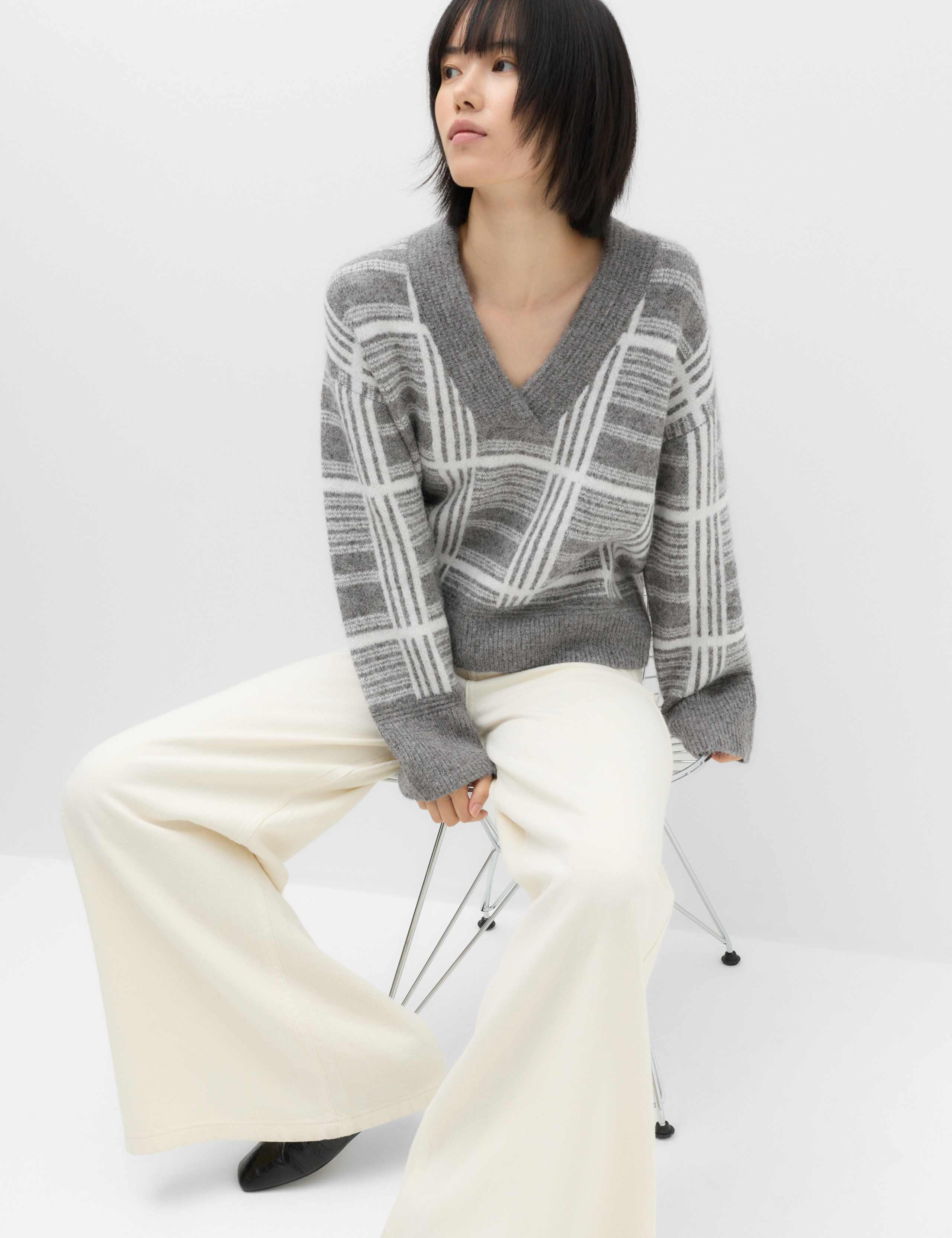 Checked V Neck Relaxed Jumper With Wool 5 of 6