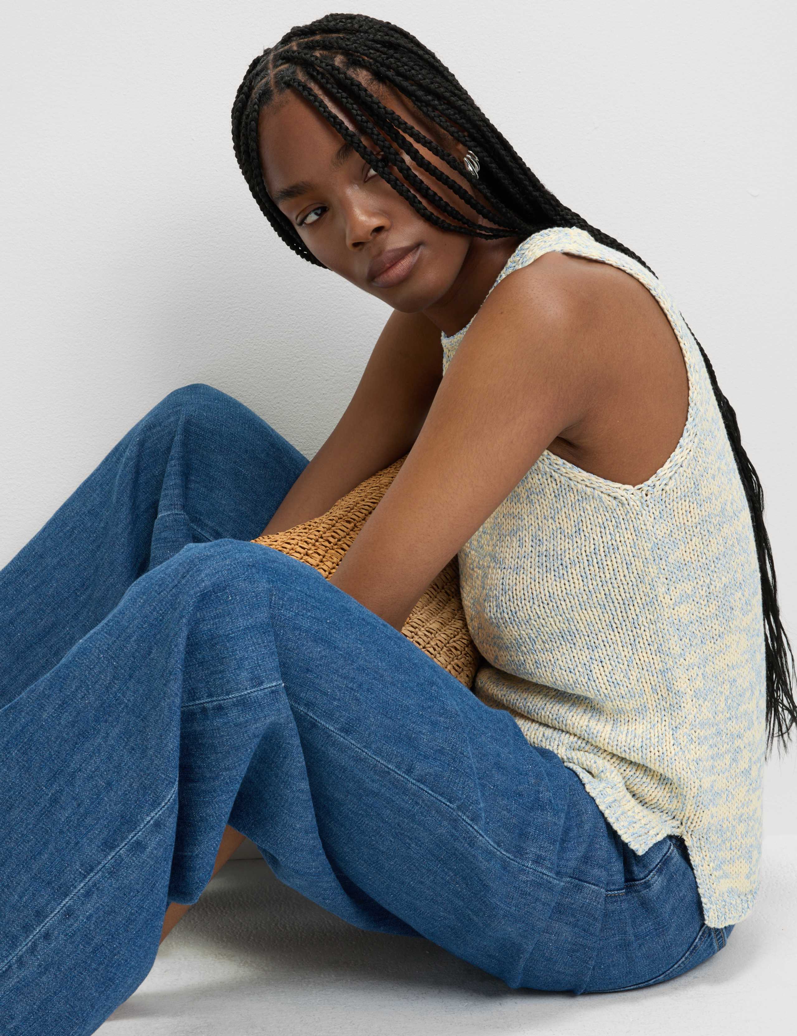 Textured Metallic Crew Neck Knitted Vest 6 of 8