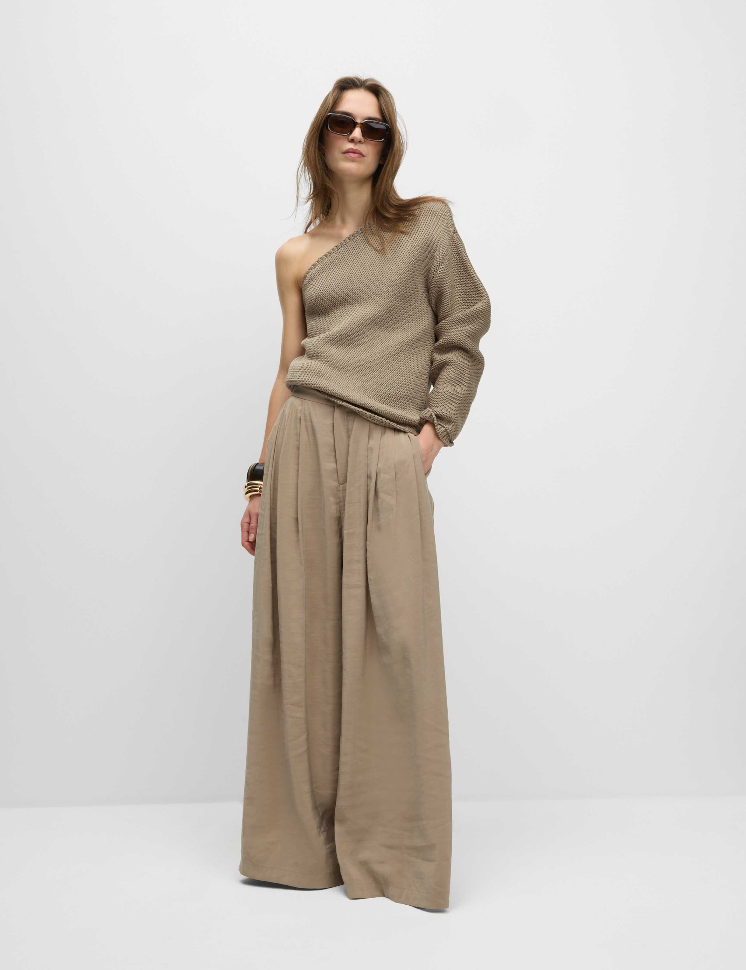 One Shoulder Slim Fit Textured Knitted Top 3 of 7