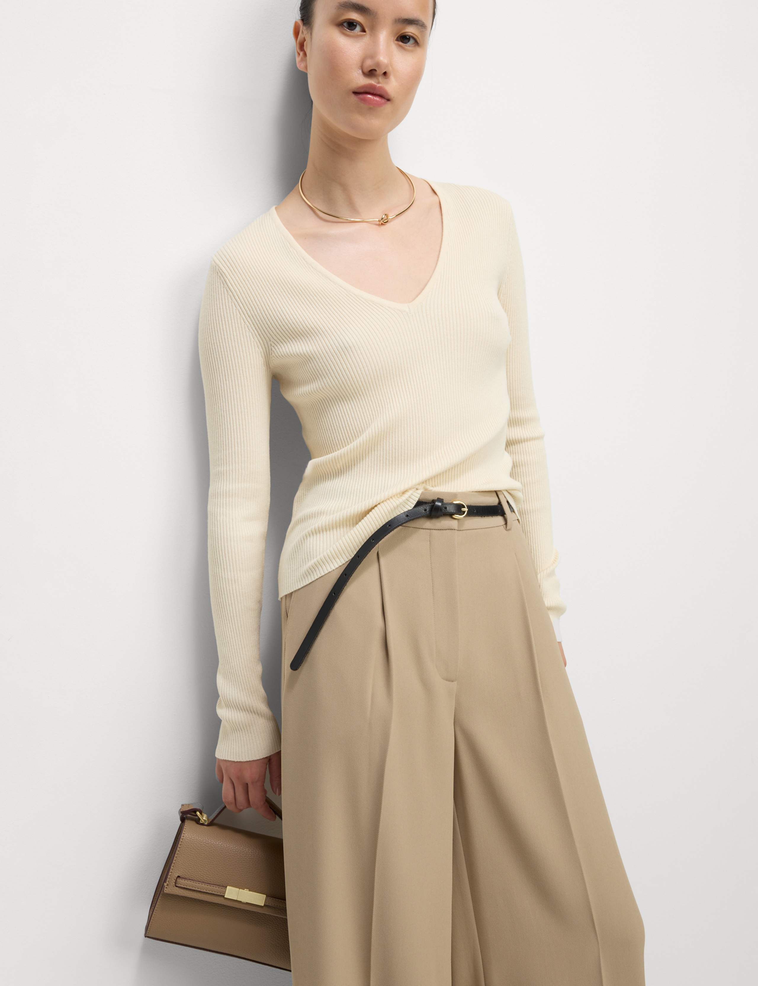 Ribbed V-Neck Knitted Top 6 of 7