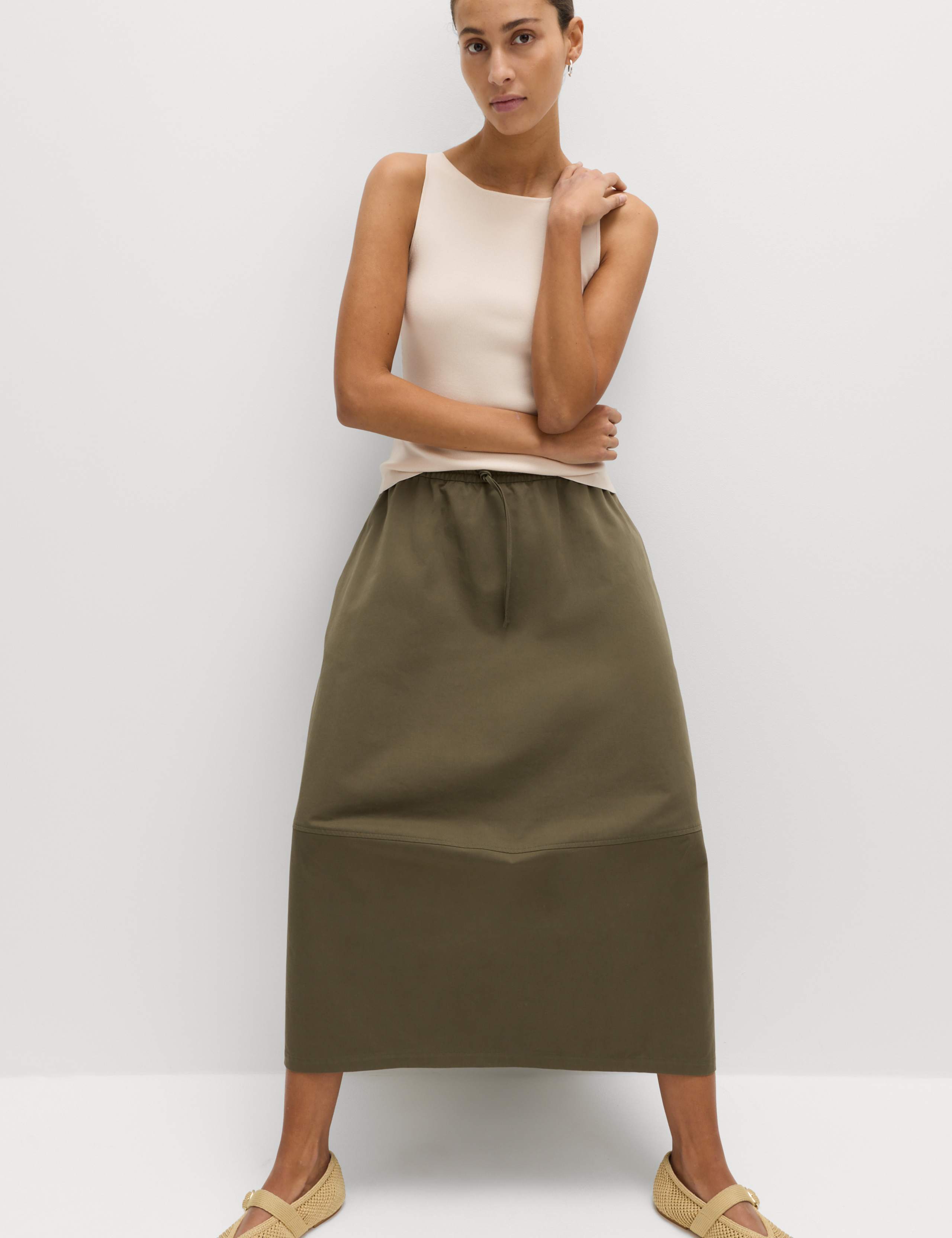 Crew Neck Slim Fit Knitted Vest 3 of 6