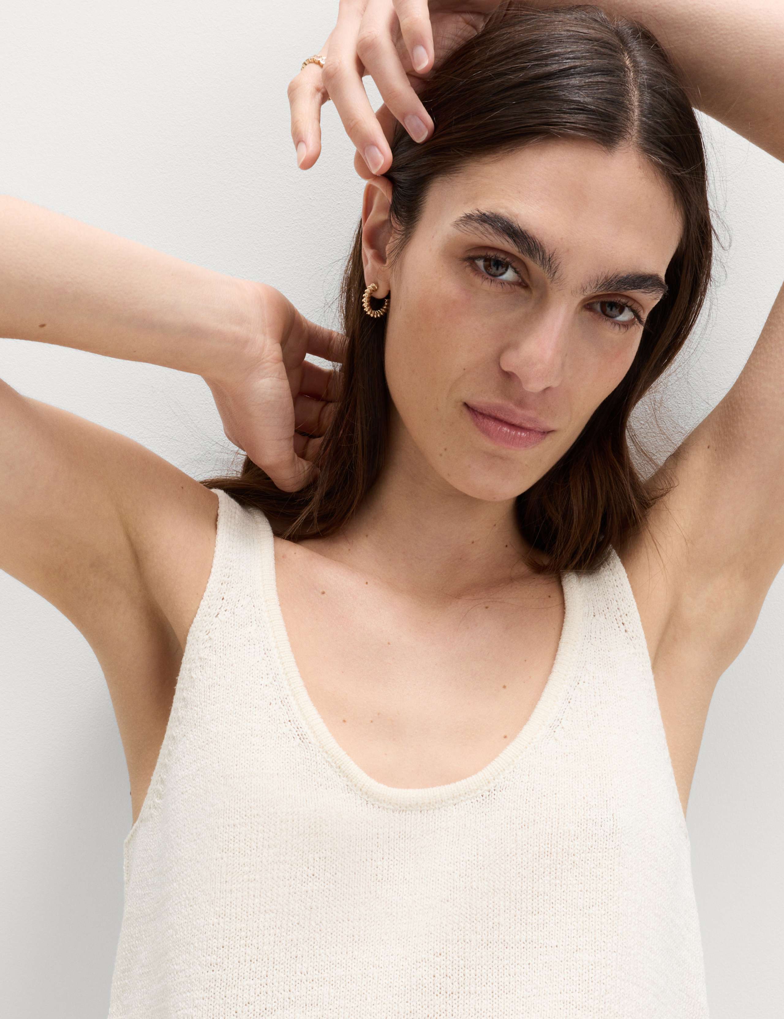 Cotton Blend Textured Scoop Neck Knitted Vest 2 of 4