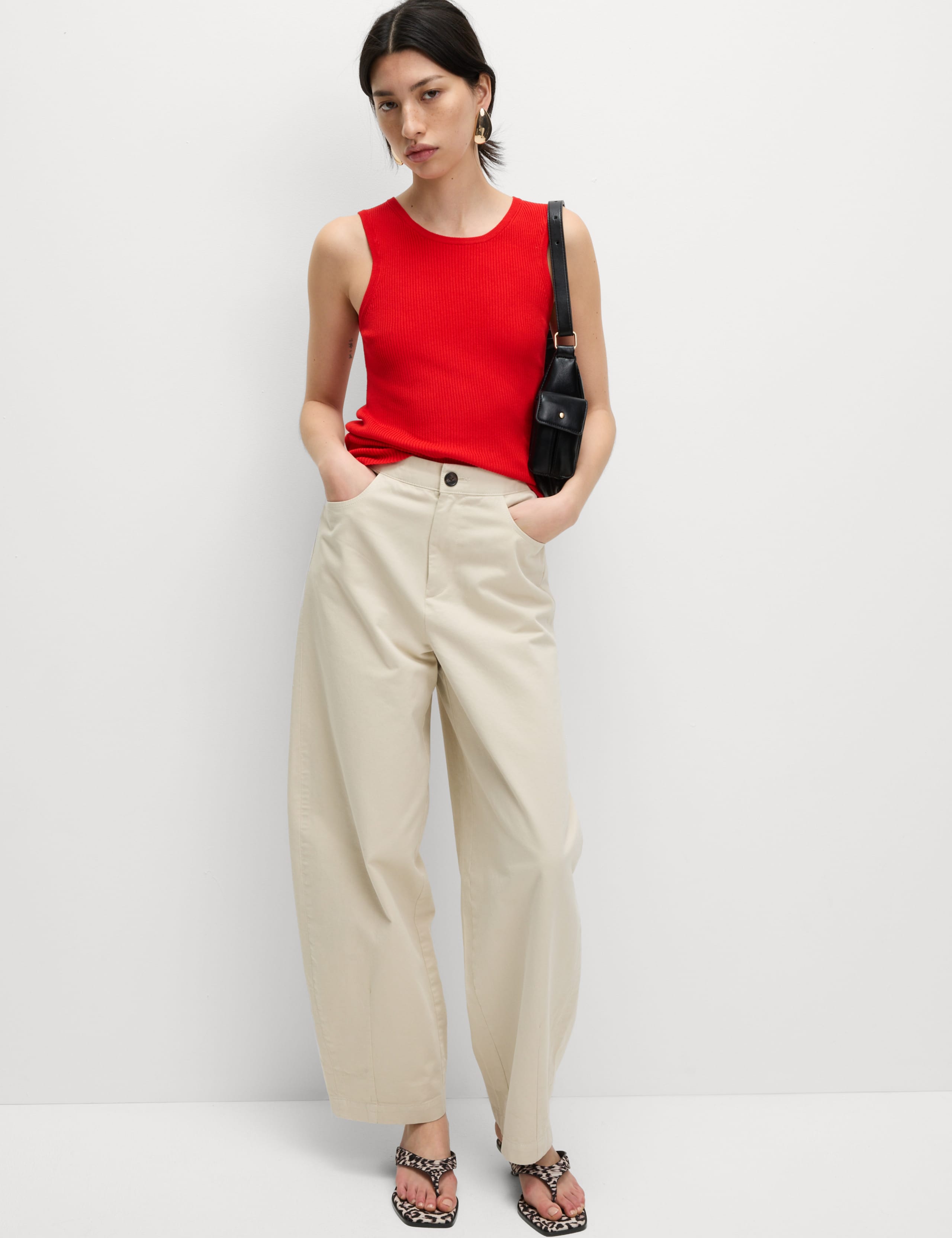 Ribbed Crew Neck Fitted Knitted Vest 4 of 6