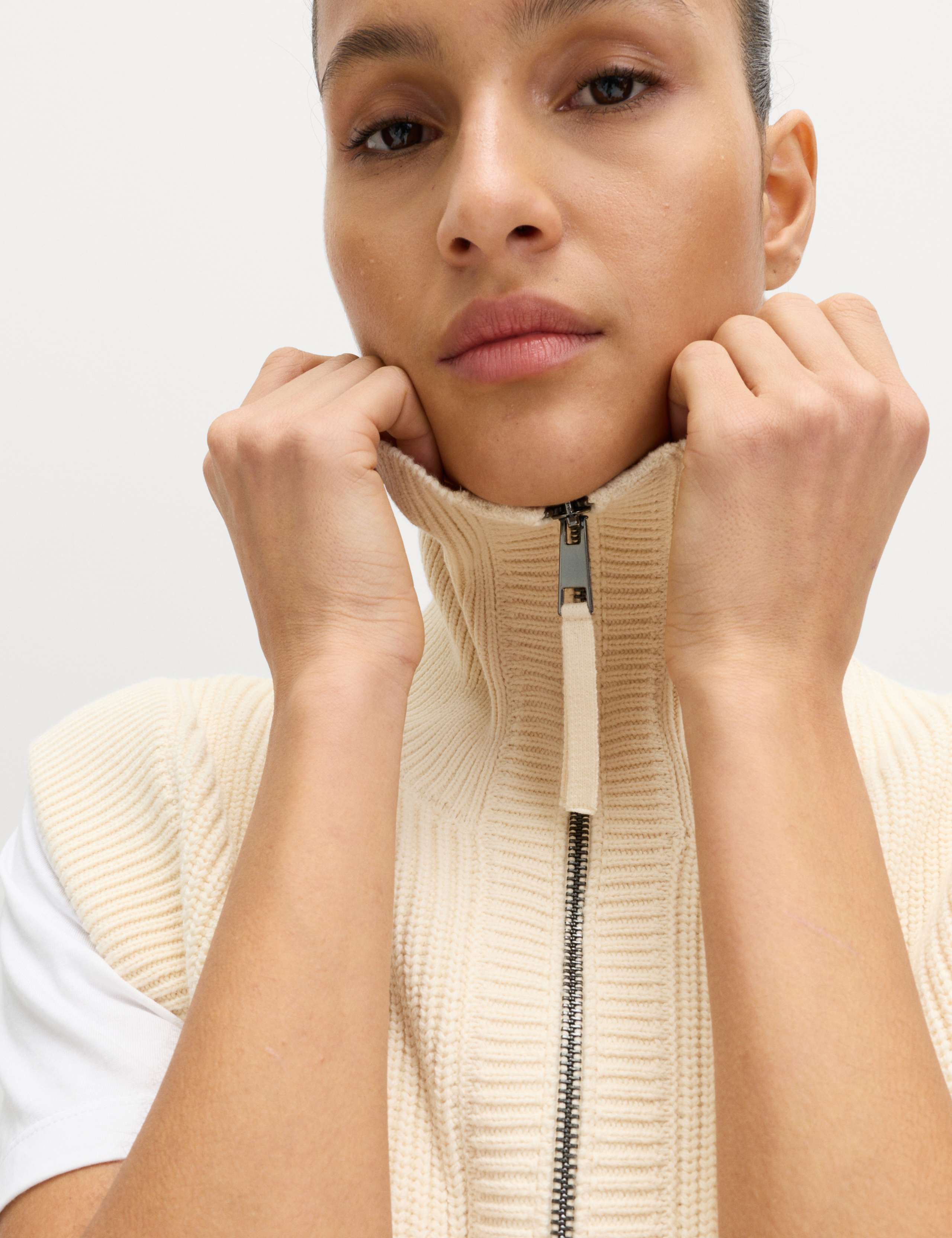 Cotton Rich Ribbed Knitted Waistcoat 4 of 6