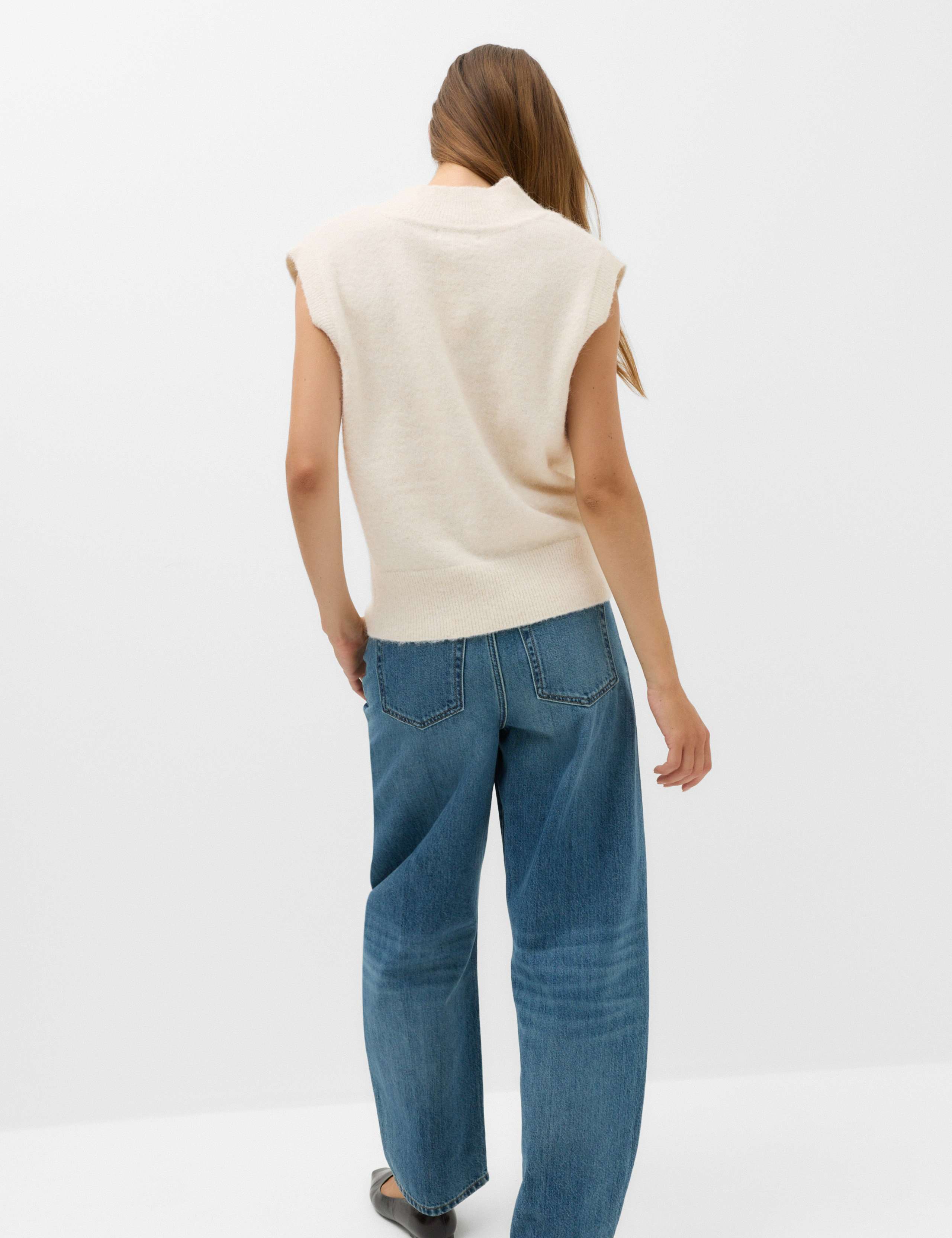 V Neck Cropped Knitted Vest With Wool 4 of 6