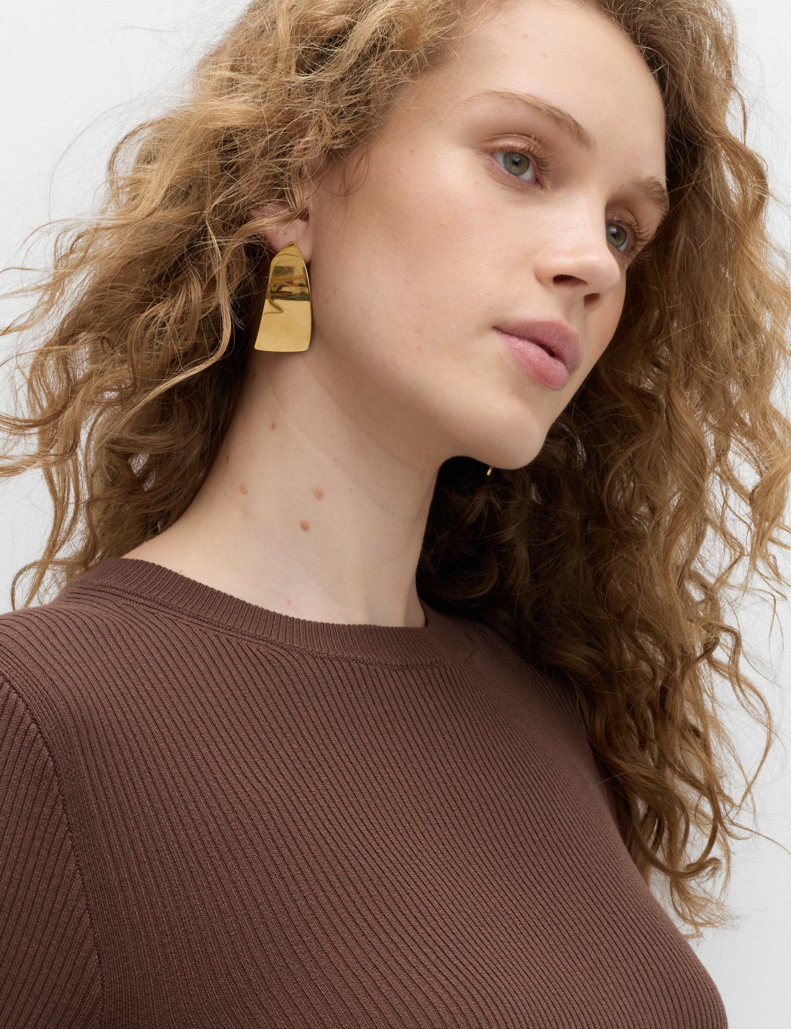 Ribbed Crew Neck Button Detail Jumper 4 of 5