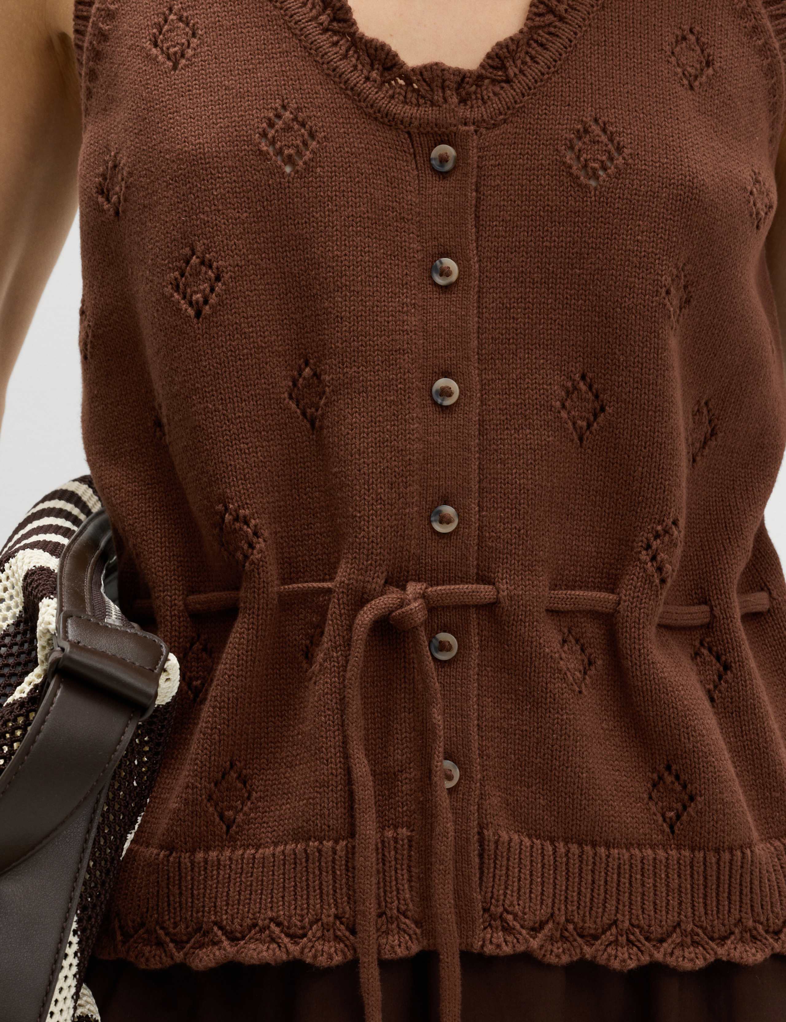 Pure Cotton Textured Cropped Knitted Vest 3 of 5