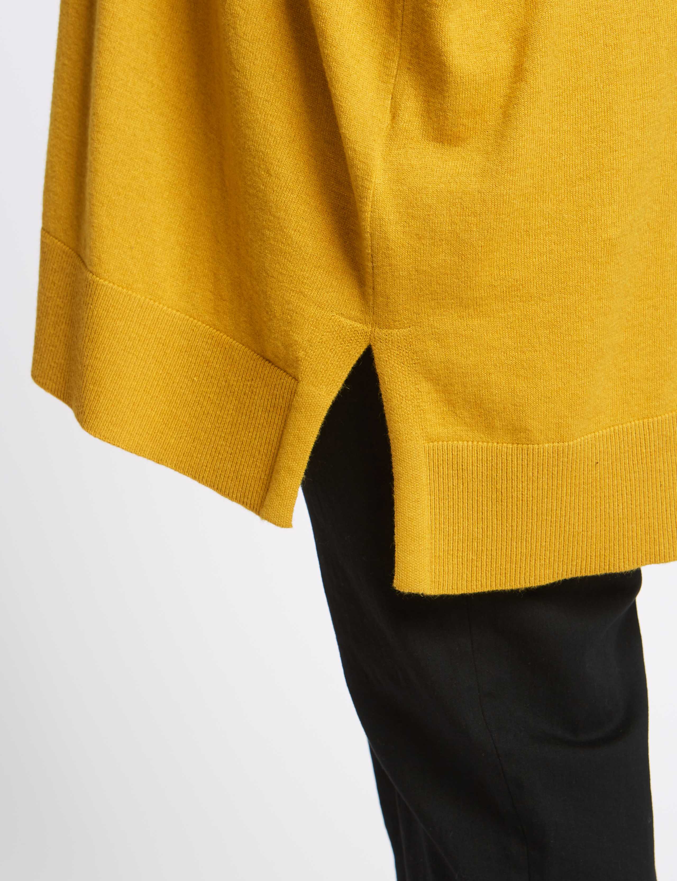 CURVE Knitted V-Neck 3/4 Sleeve Jumper 5 of 5