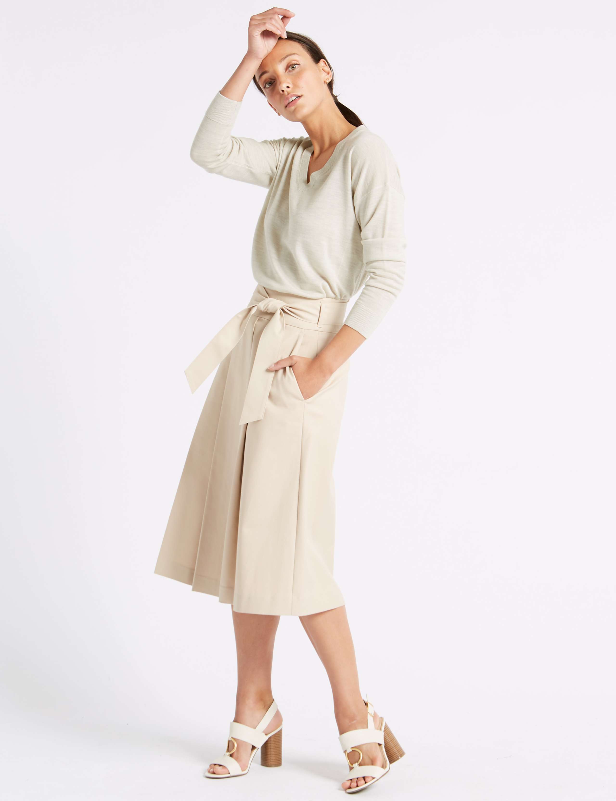 Pure Merino Wool V-Neck Relaxed Jumper 3 of 4