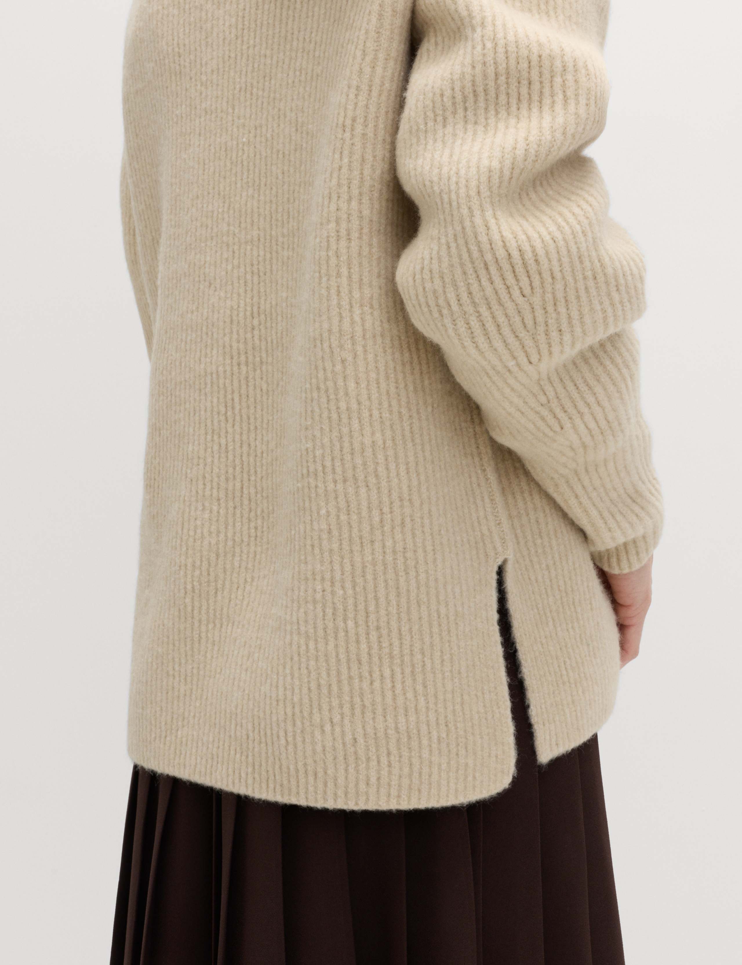 V-Neck Ribbed Jumper With Wool 4 of 5