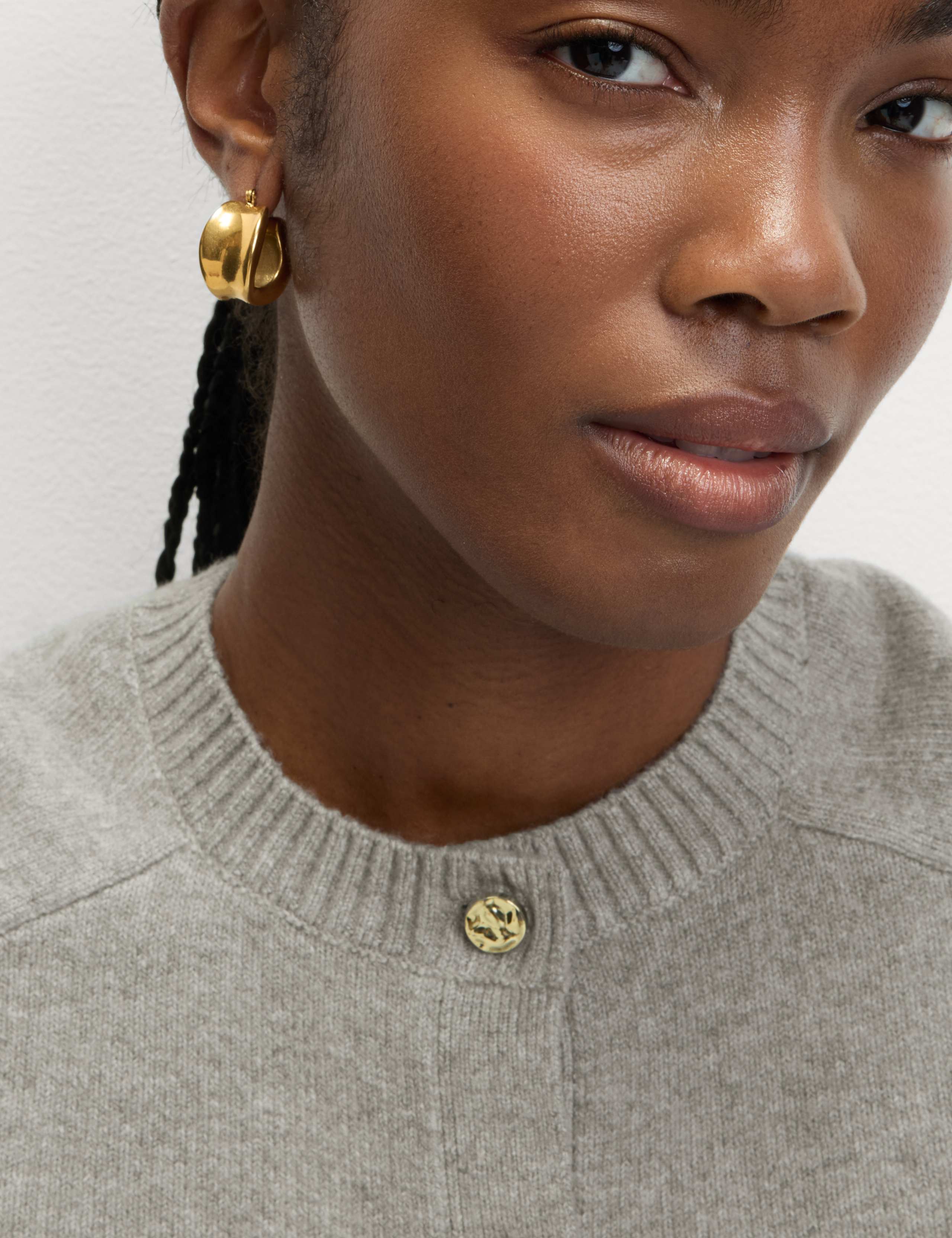 Air-Yarn Crew Neck Button Front Cropped Cardigan 3 of 7