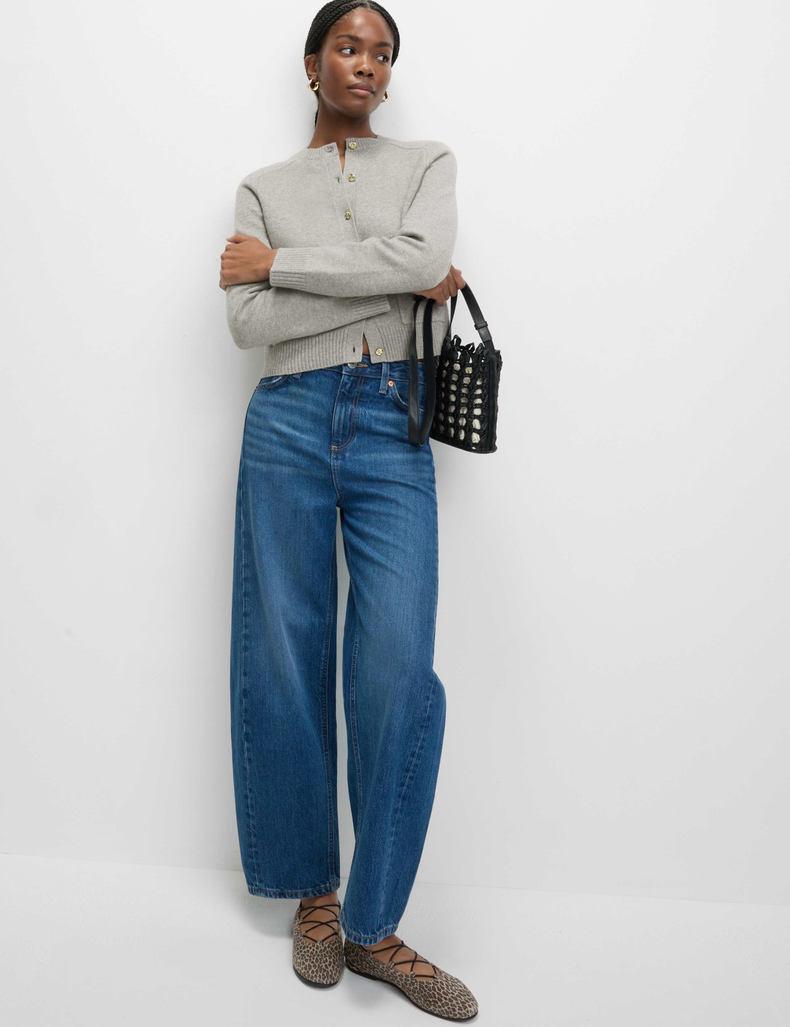 Air-Yarn Crew Neck Button Front Cropped Cardigan 4 of 7