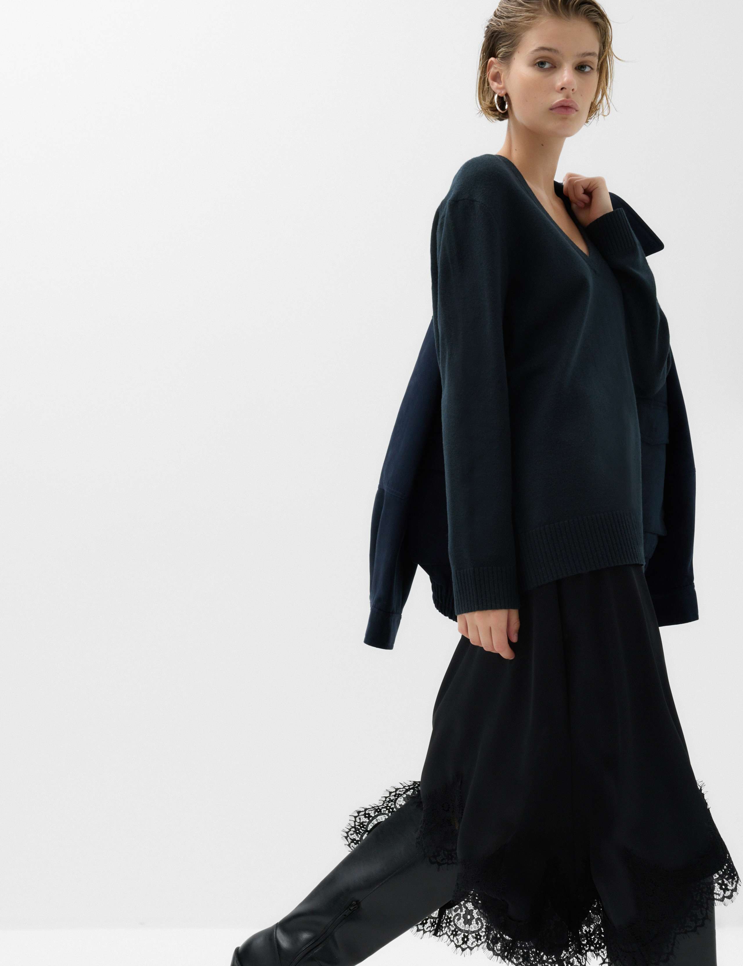 Air-Yarn V-Neck Oversized Longline Jumper 7 of 7