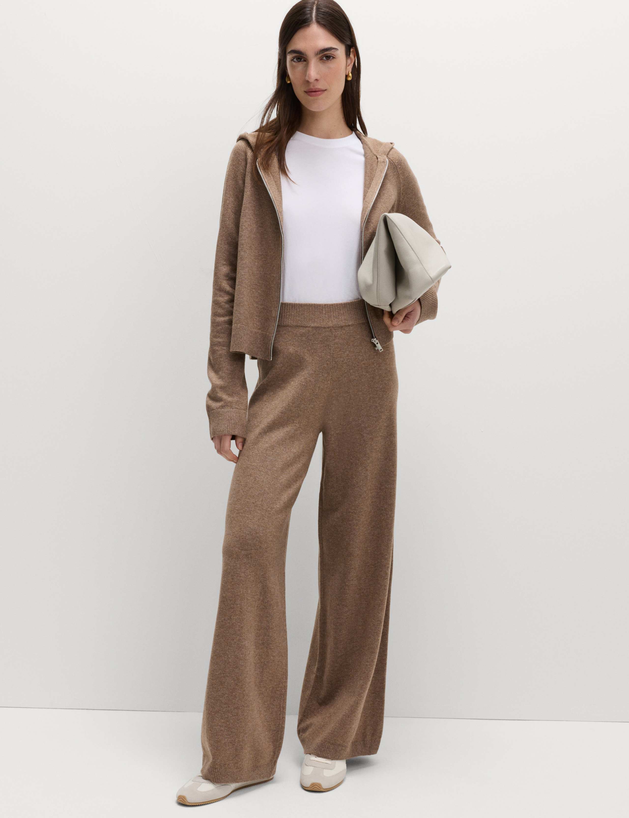 Air-Yarn Wide Leg Knitted Trousers 4 of 5