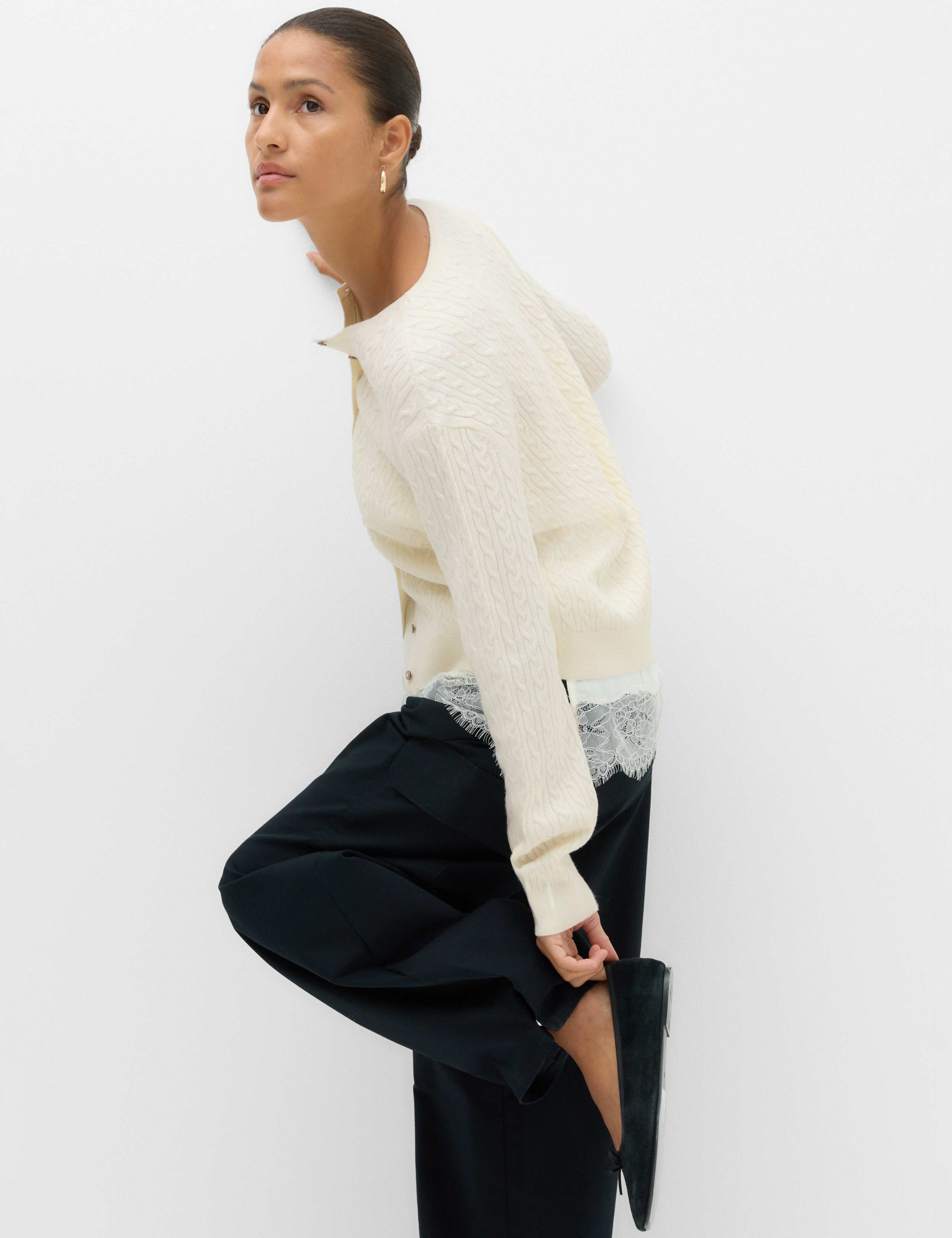 Air-Yarn Crew Neck Cable Knit Cardigan 5 of 6