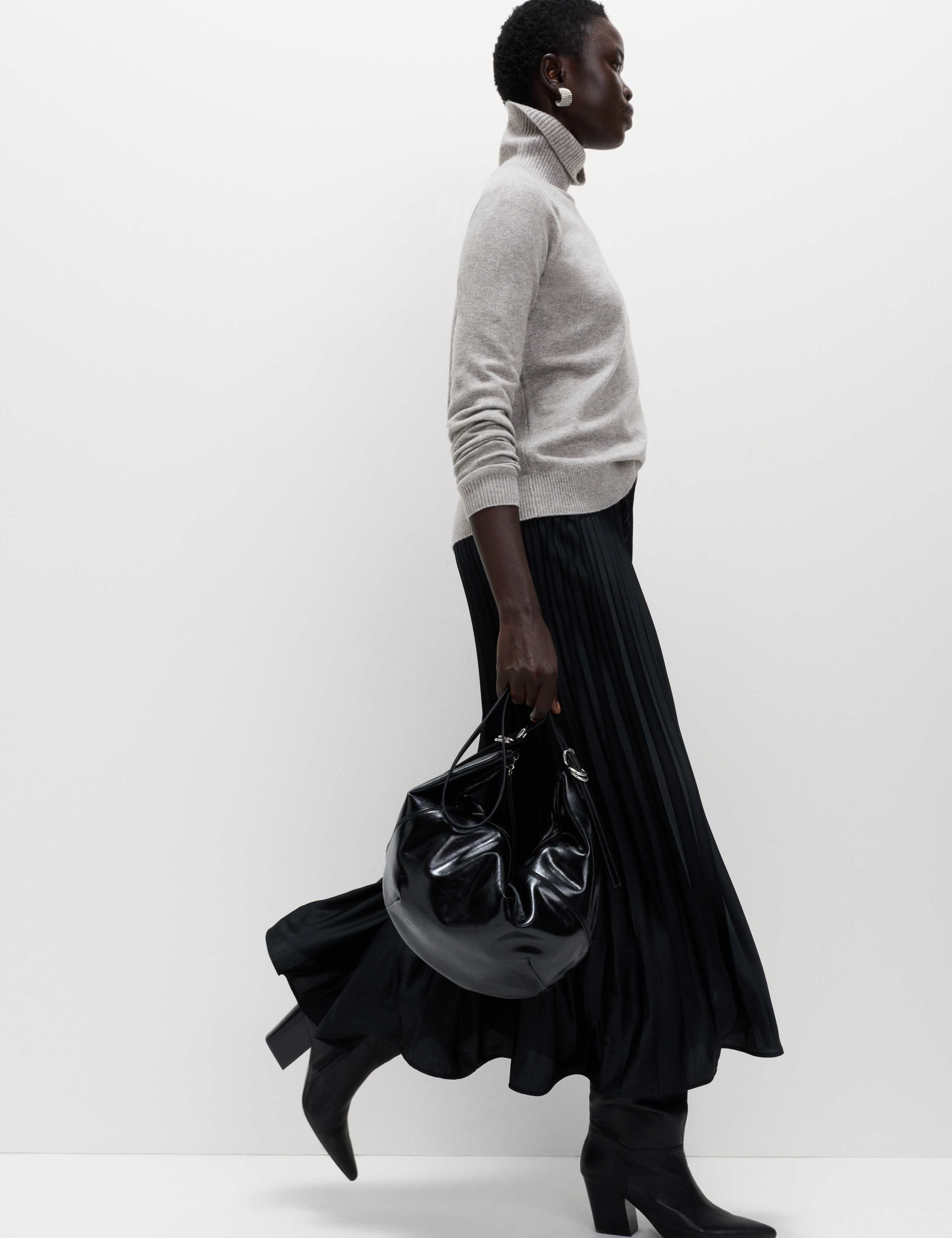 Air-Yarn Roll Neck Jumper 4 of 6