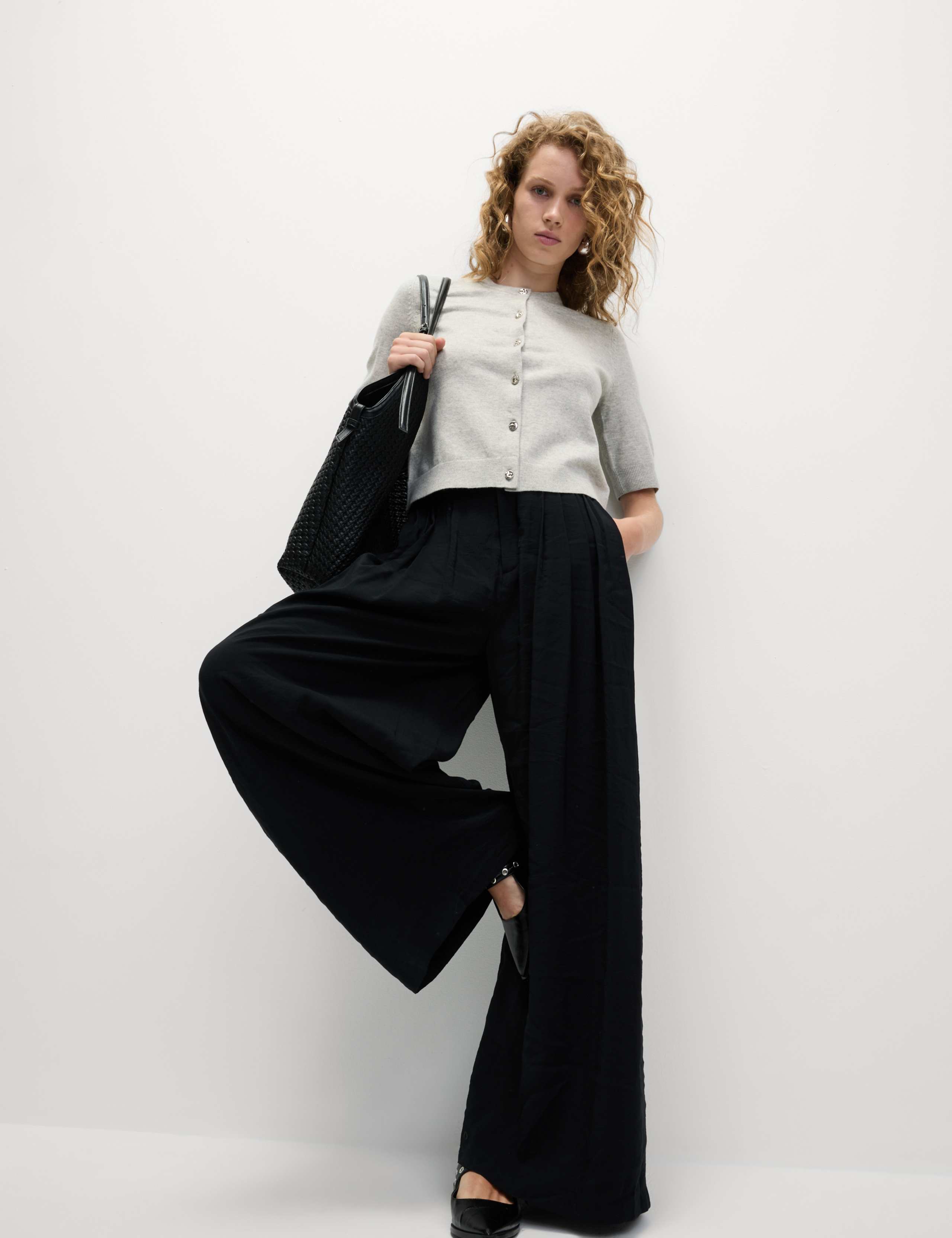 Air-Yarn Button Front Short Sleeve Cropped Cardigan 3 of 6