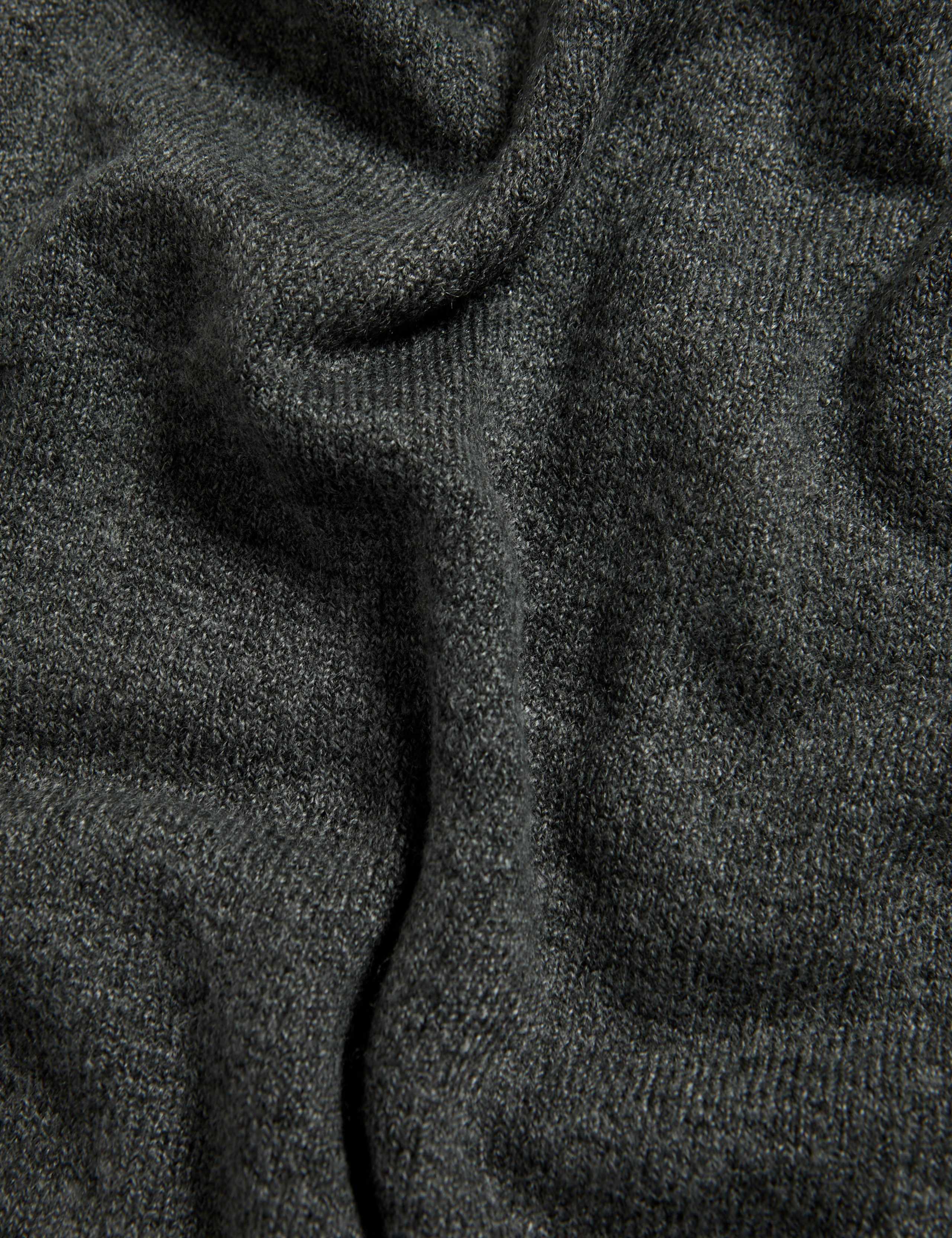 Air-Yarn Crew Neck Tipped Detail Knitted Vest 7 of 7