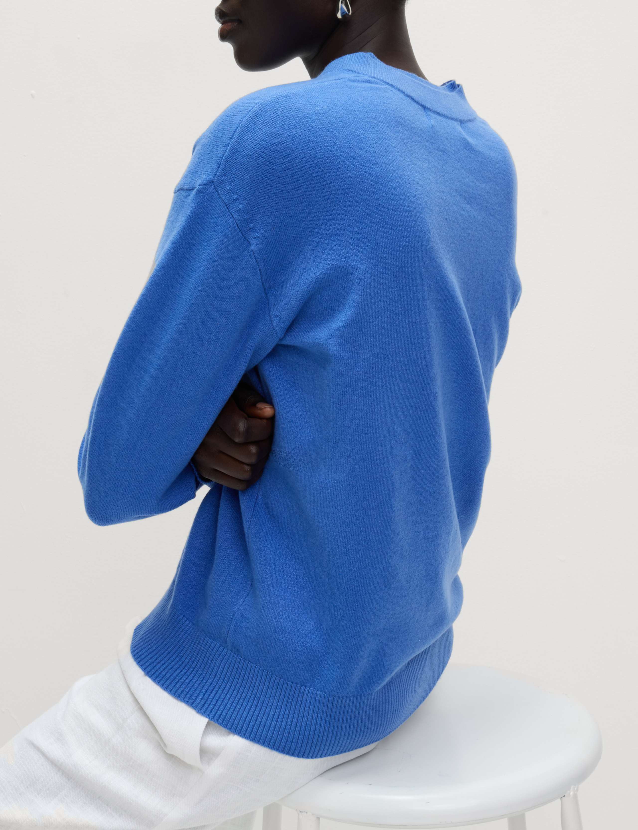 Air-Yarn V-Neck Jumper 6 of 7