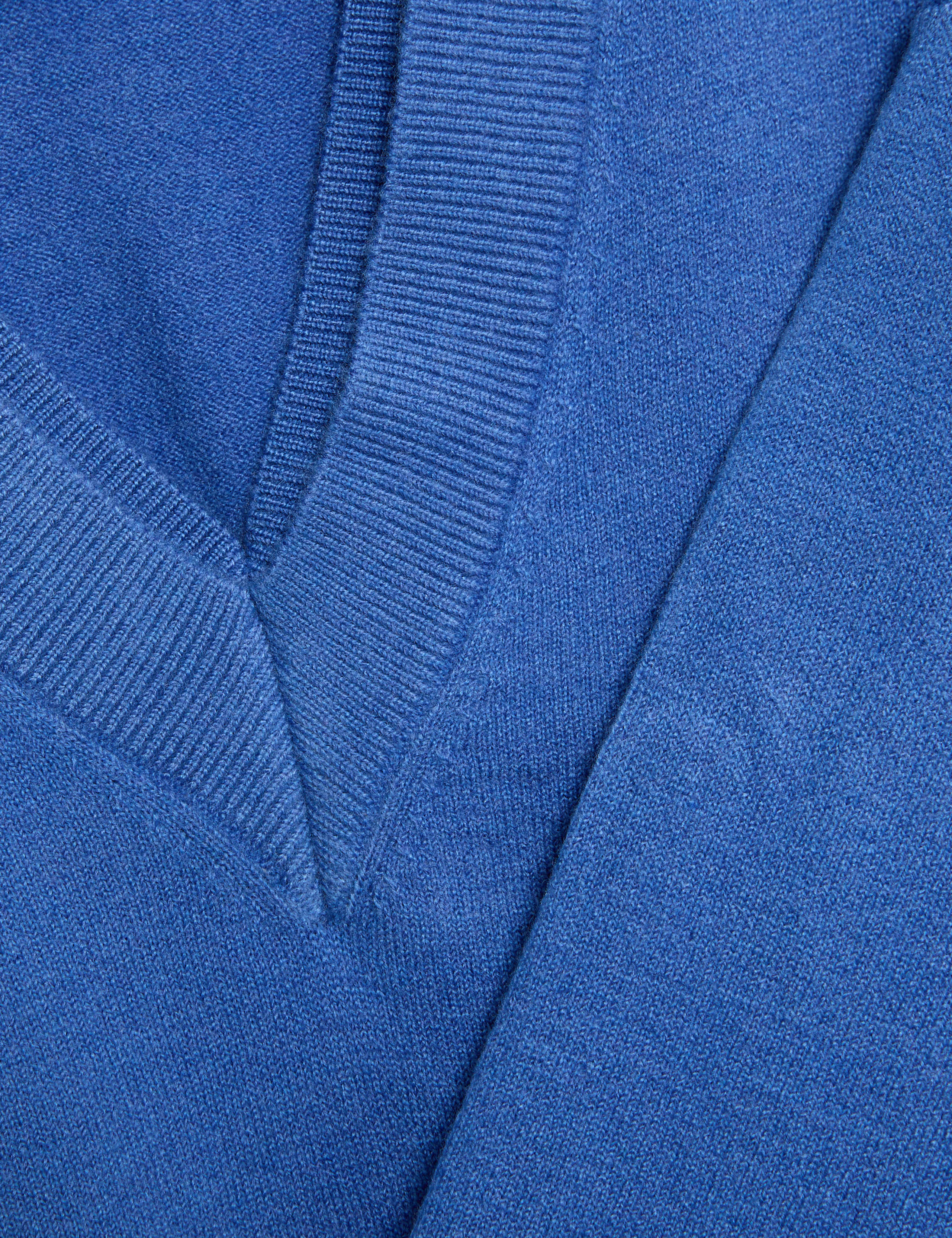 Air-Yarn V-Neck Jumper 7 of 7