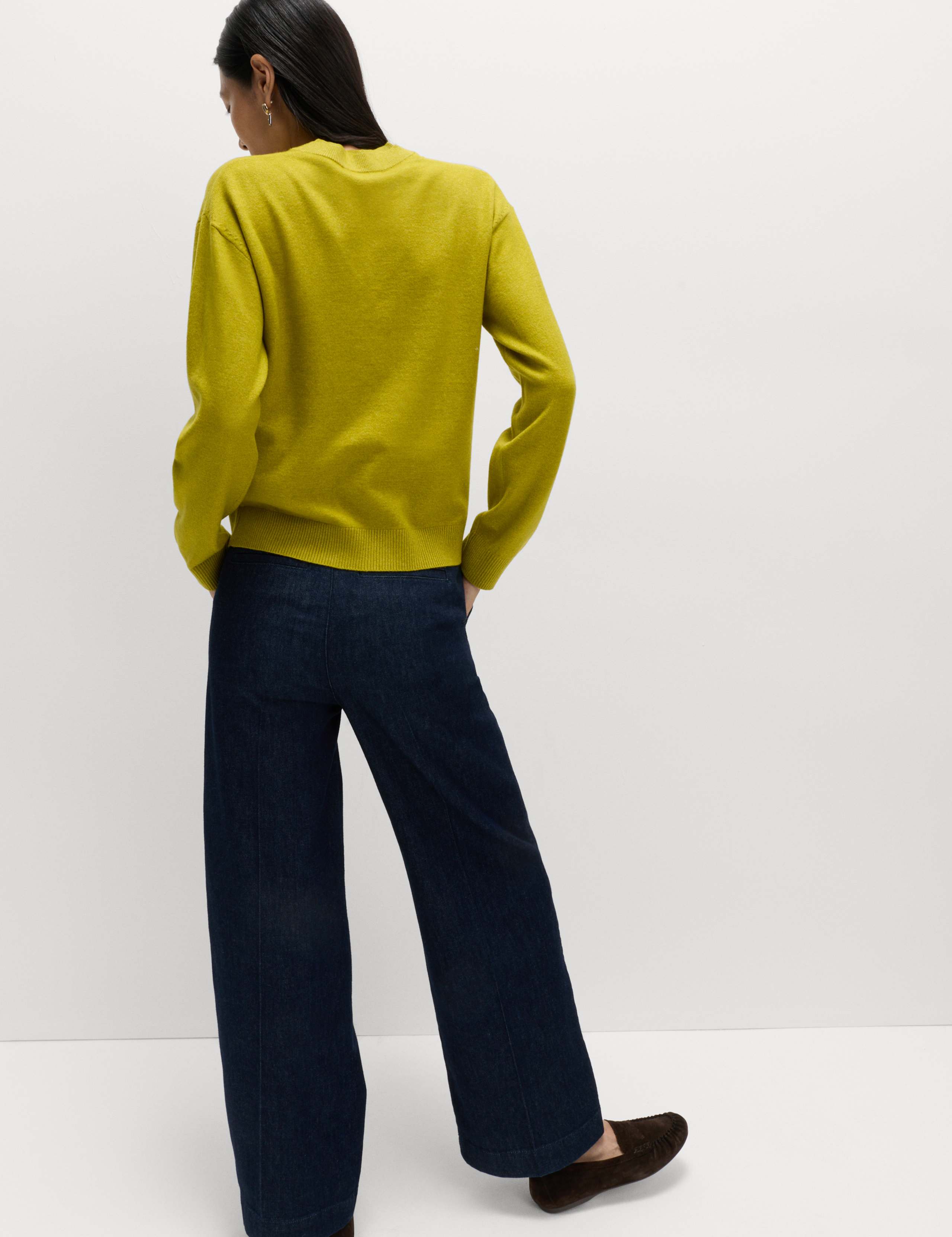 Air-Yarn V-Neck Jumper 6 of 6