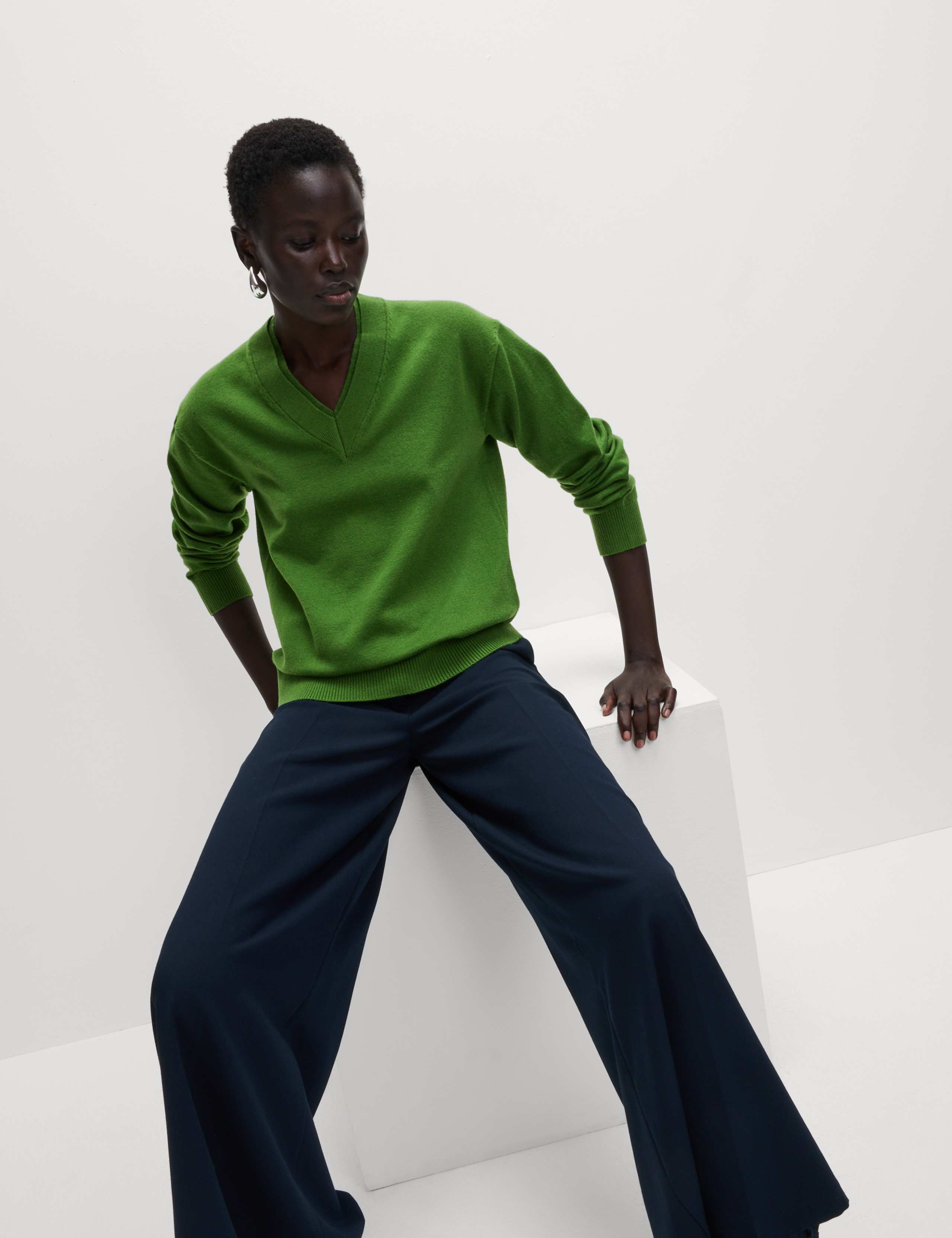 Air-Yarn V-Neck Jumper 5 of 7