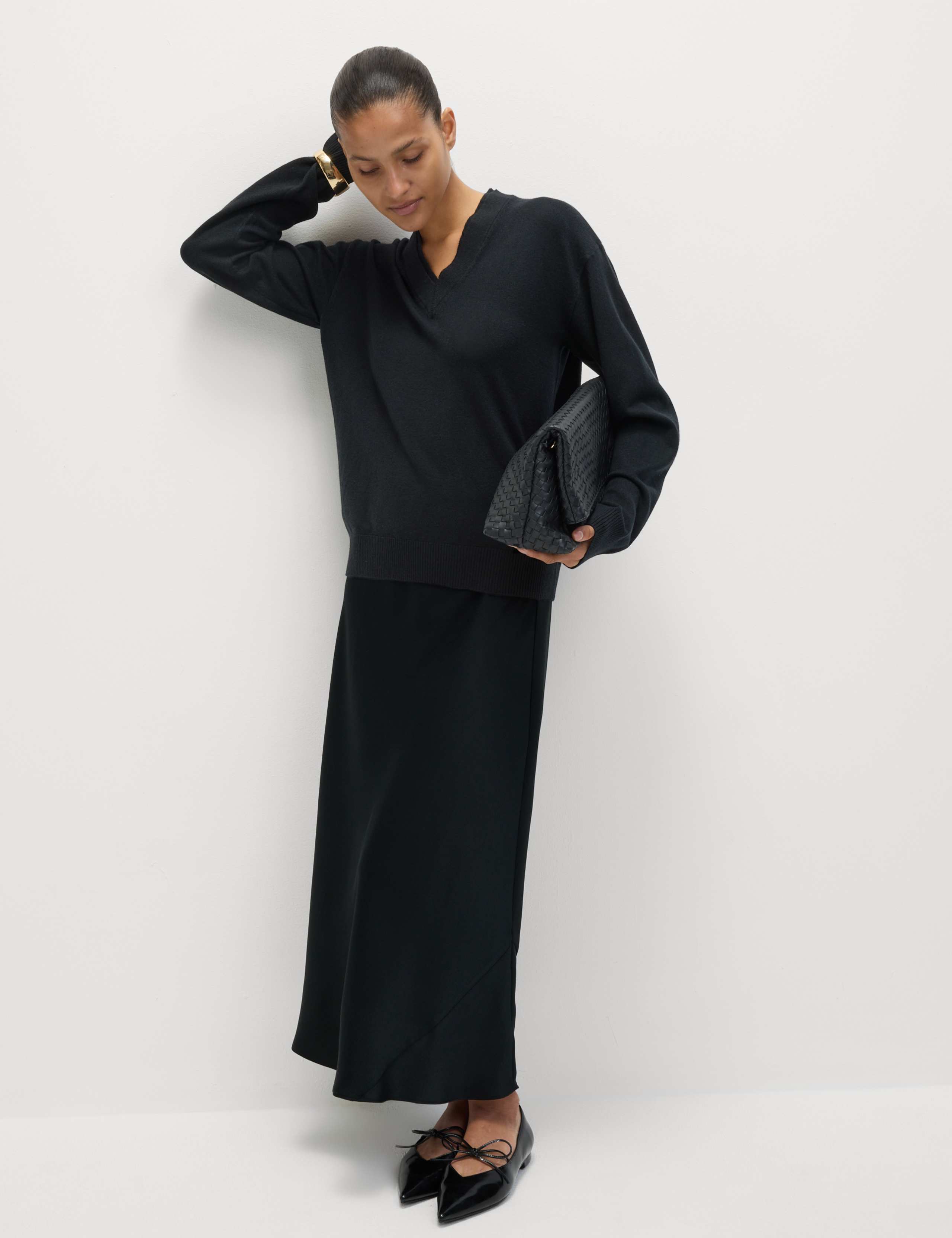 Air-Yarn V-Neck Jumper 3 of 7