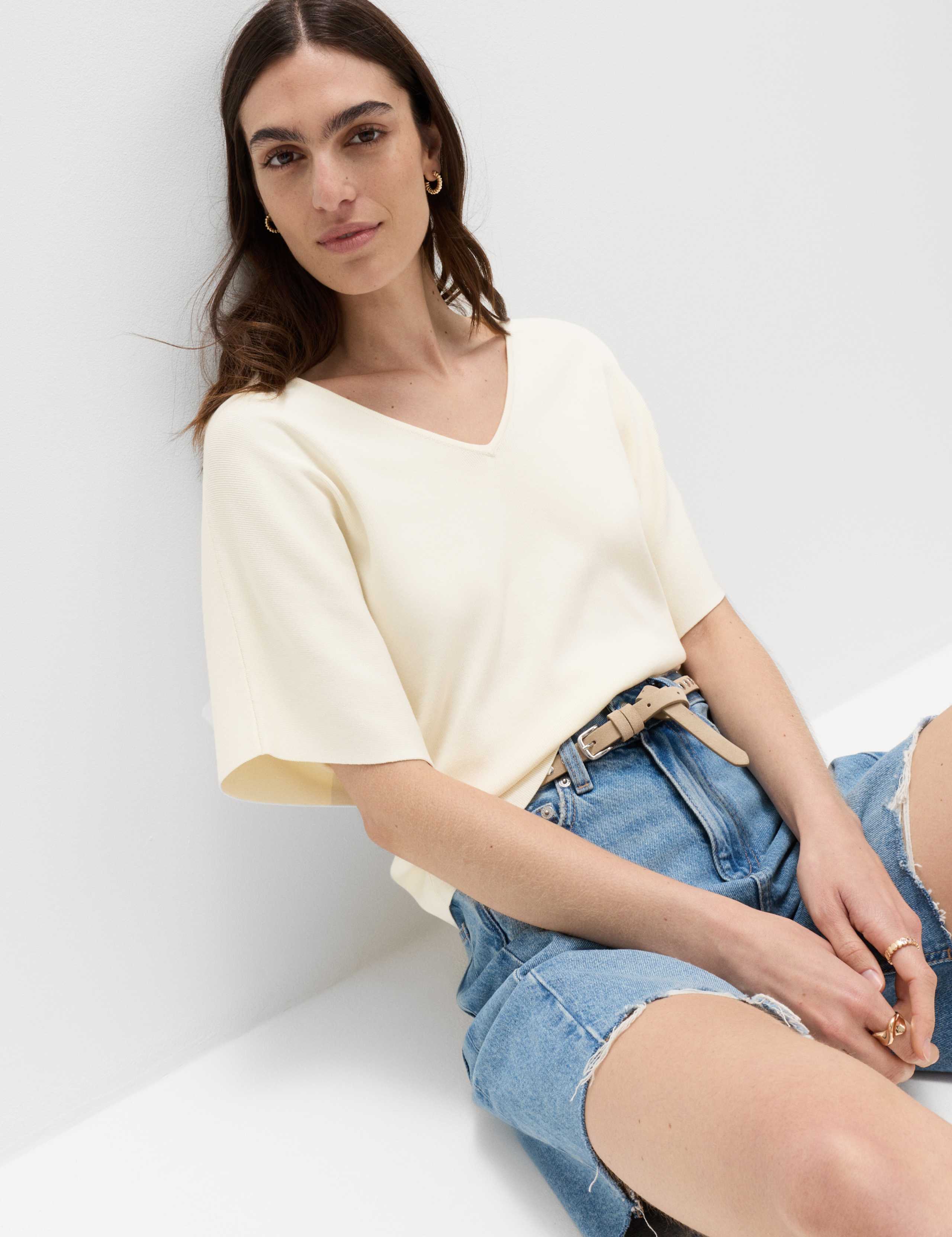V-Neck Waisted Slim Fit Knitted Top 6 of 6