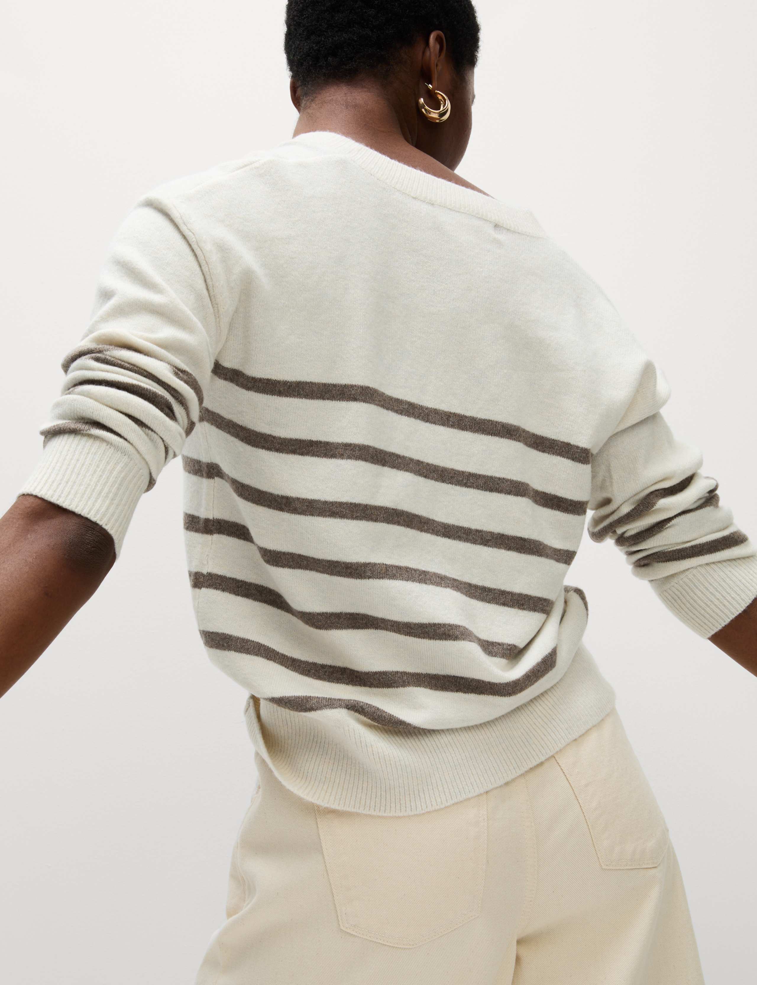 Air-Yarn Striped V-Neck Jumper 4 of 6
