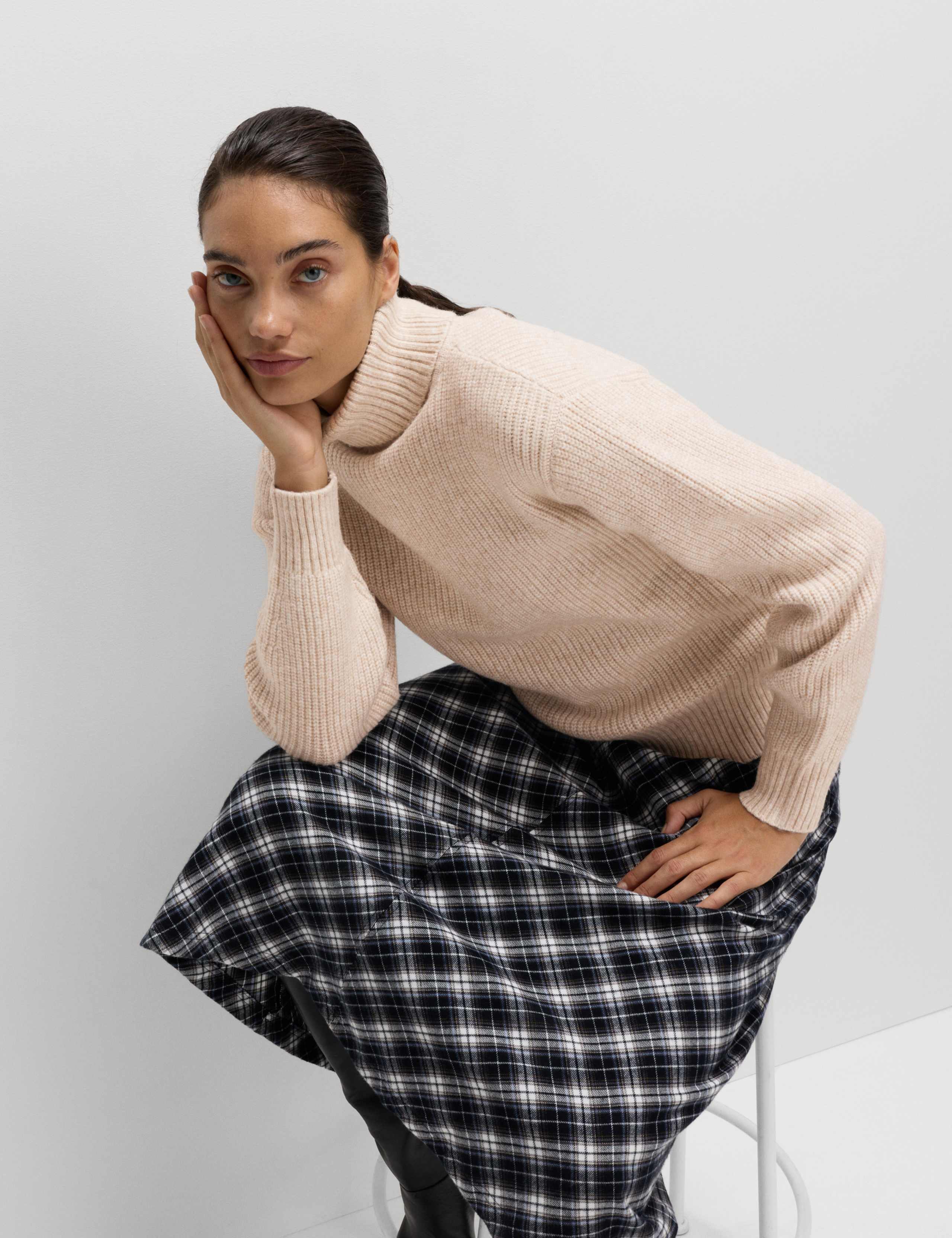 Cloud-yarn Ribbed Roll Neck Jumper 3 of 5