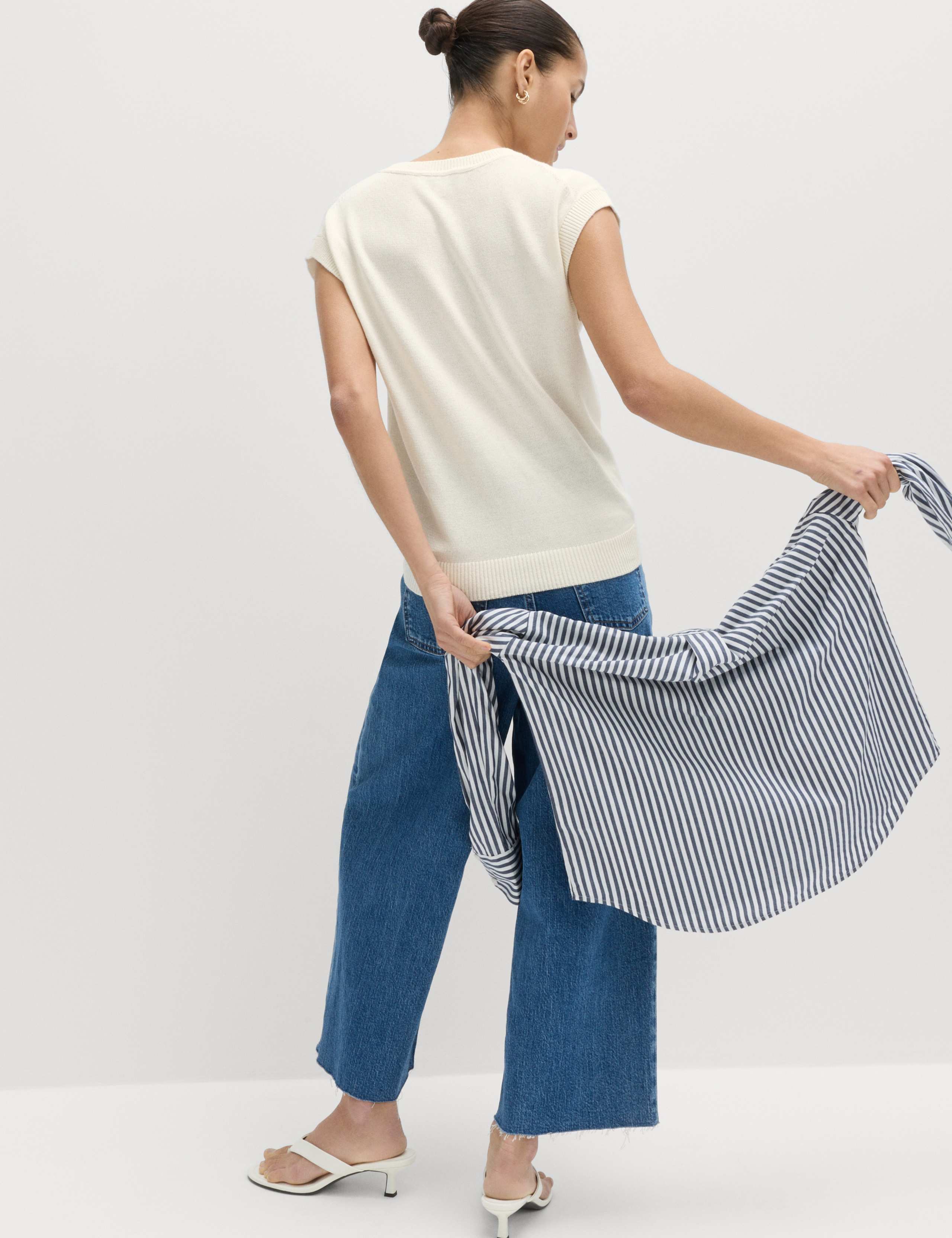 Muscle Knitted Vest with Linen 5 of 6