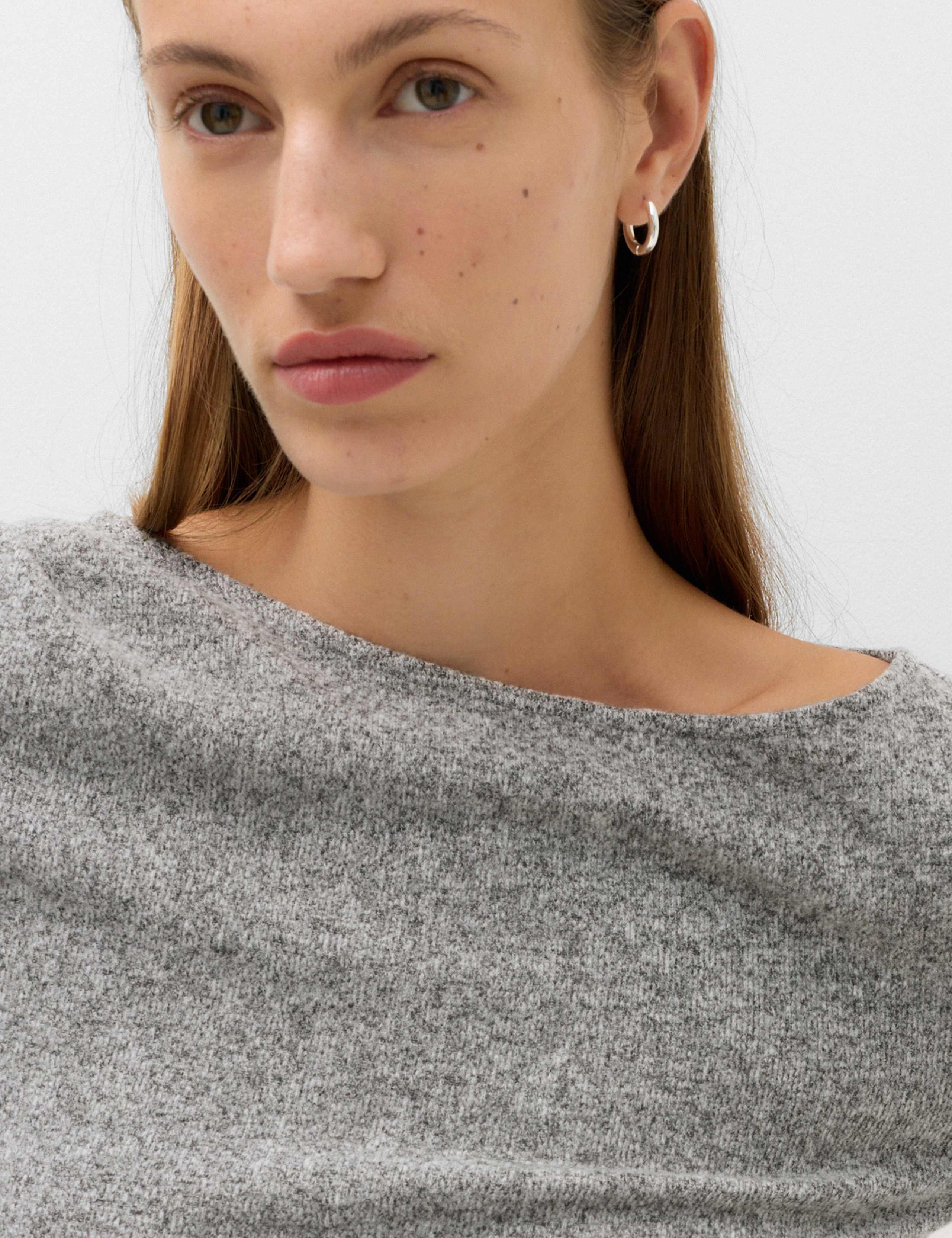 Textured Regular Fit Off The Shoulder Top 3 of 6