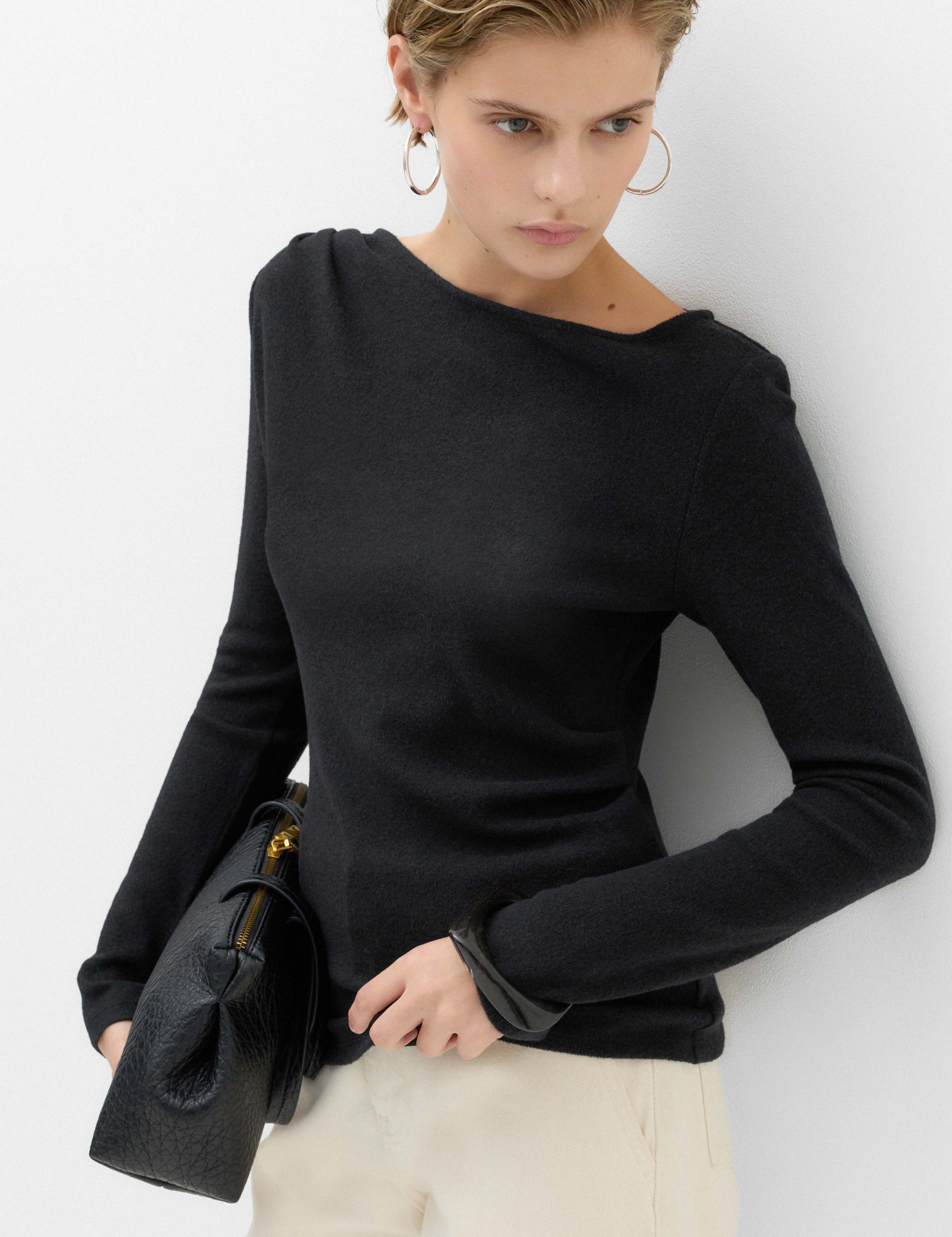 Textured Regular Fit Off The Shoulder Top 1 of 5