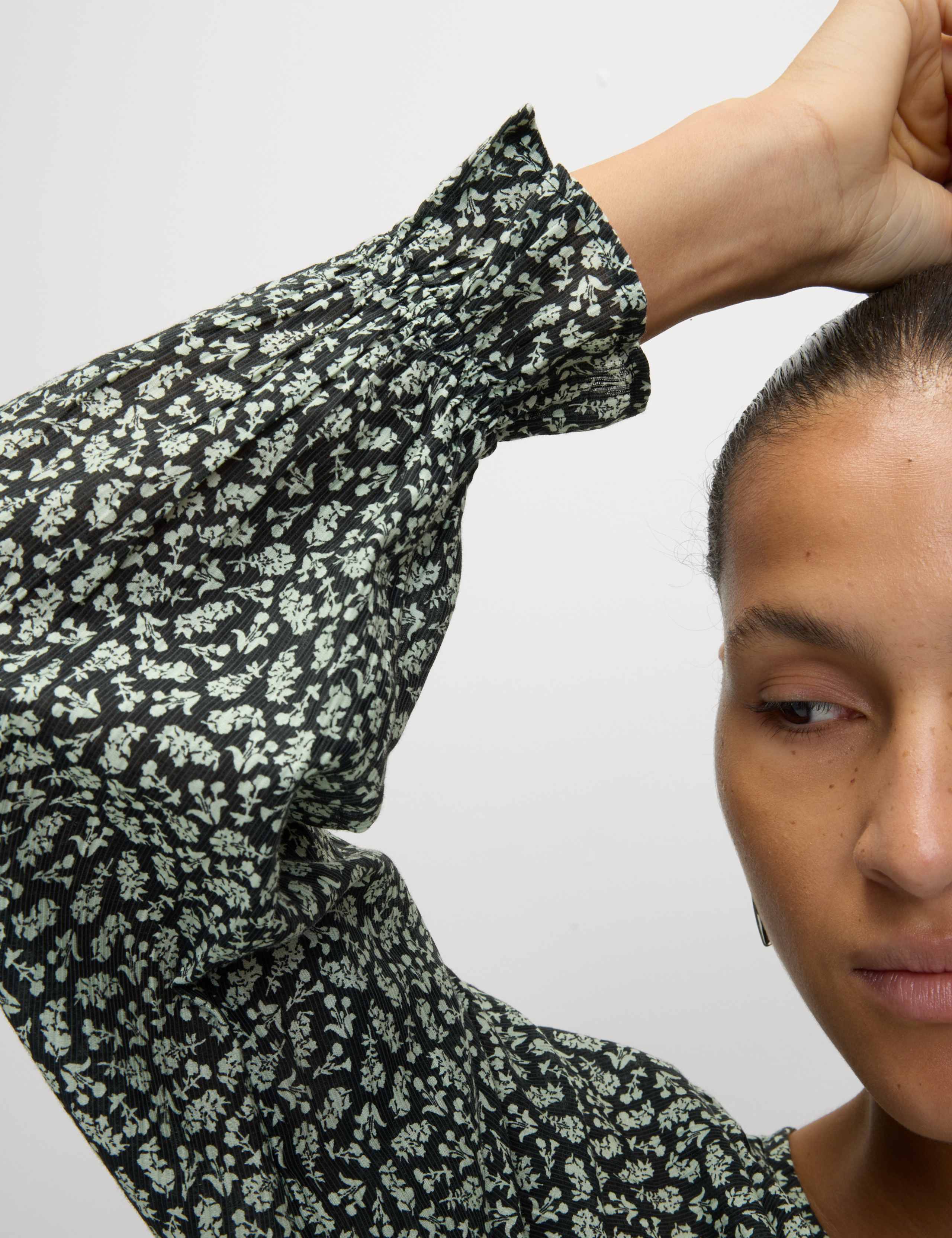 Lyocell Rich Printed Blouse 3 of 7