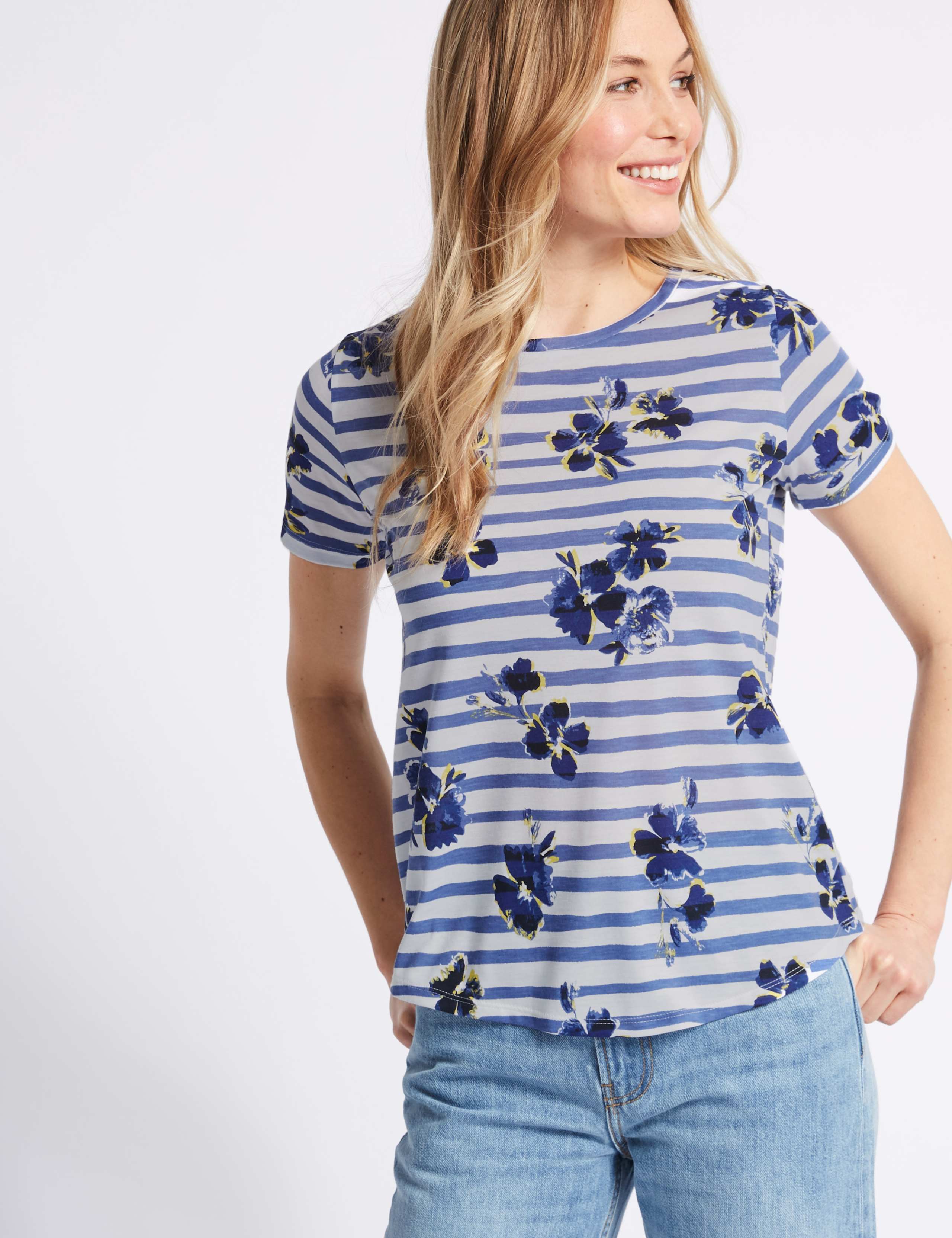 Relaxed Crew Neck T-Shirt 3 of 4