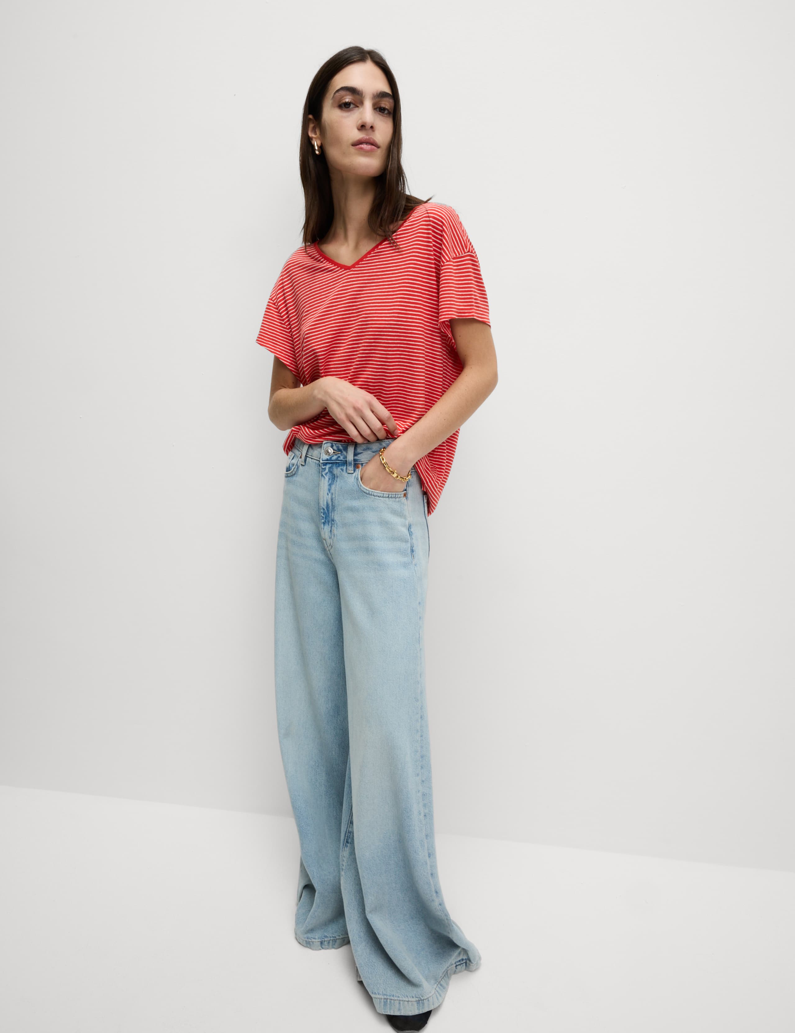 Linen Blend Striped V-Neck T-Shirt 3 of 5