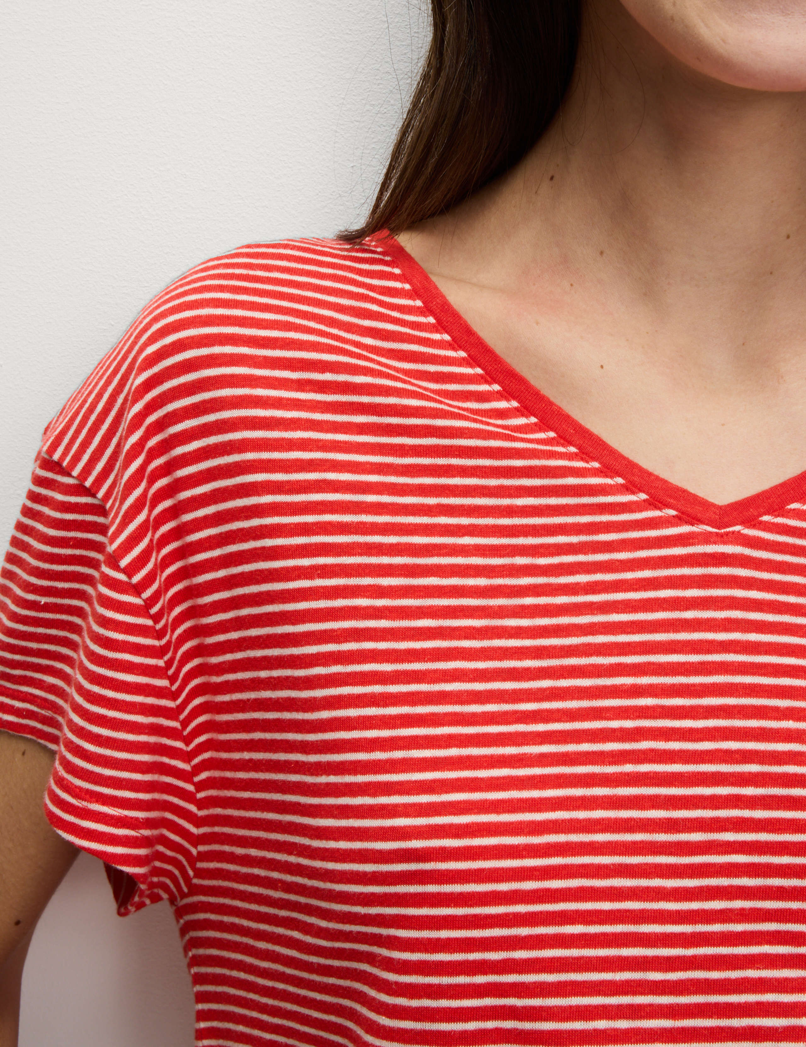 Linen Blend Striped V-Neck T-Shirt 4 of 5
