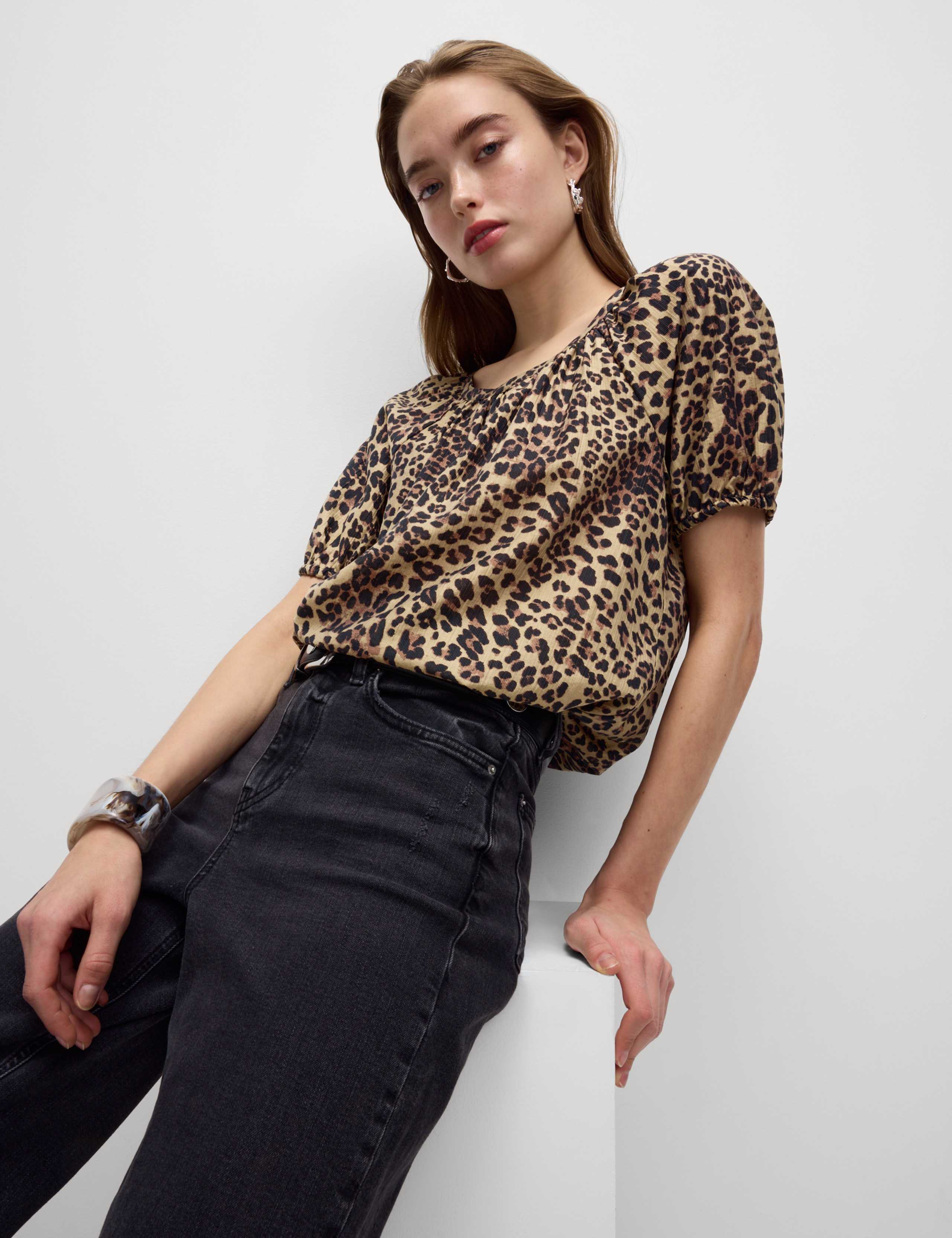 Lyocell Rich Printed Crew Neck Blouse 3 of 4