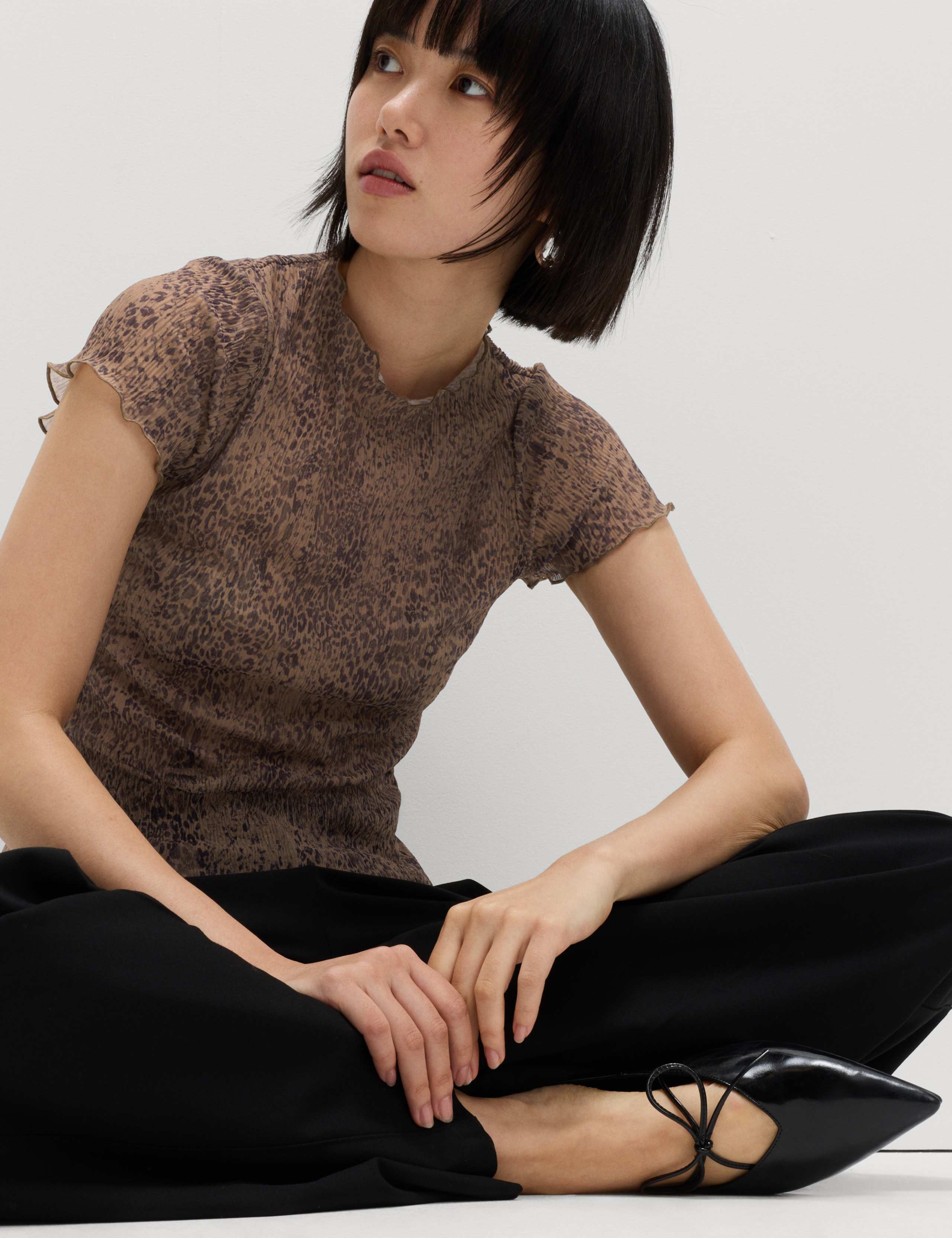 Mesh Printed Short Sleeve T-Shirt 3 of 5