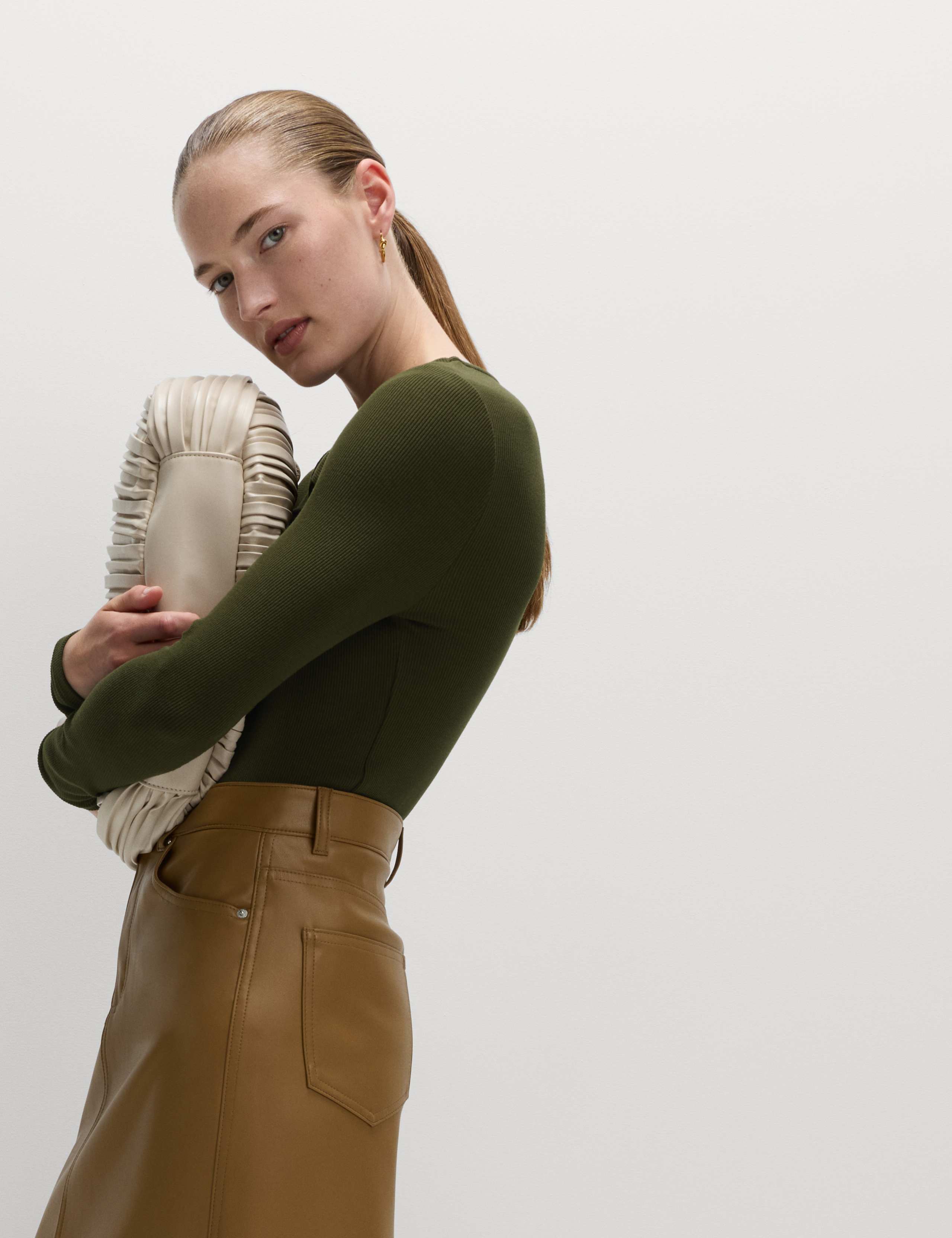 Ribbed Twist Front Top 6 of 6