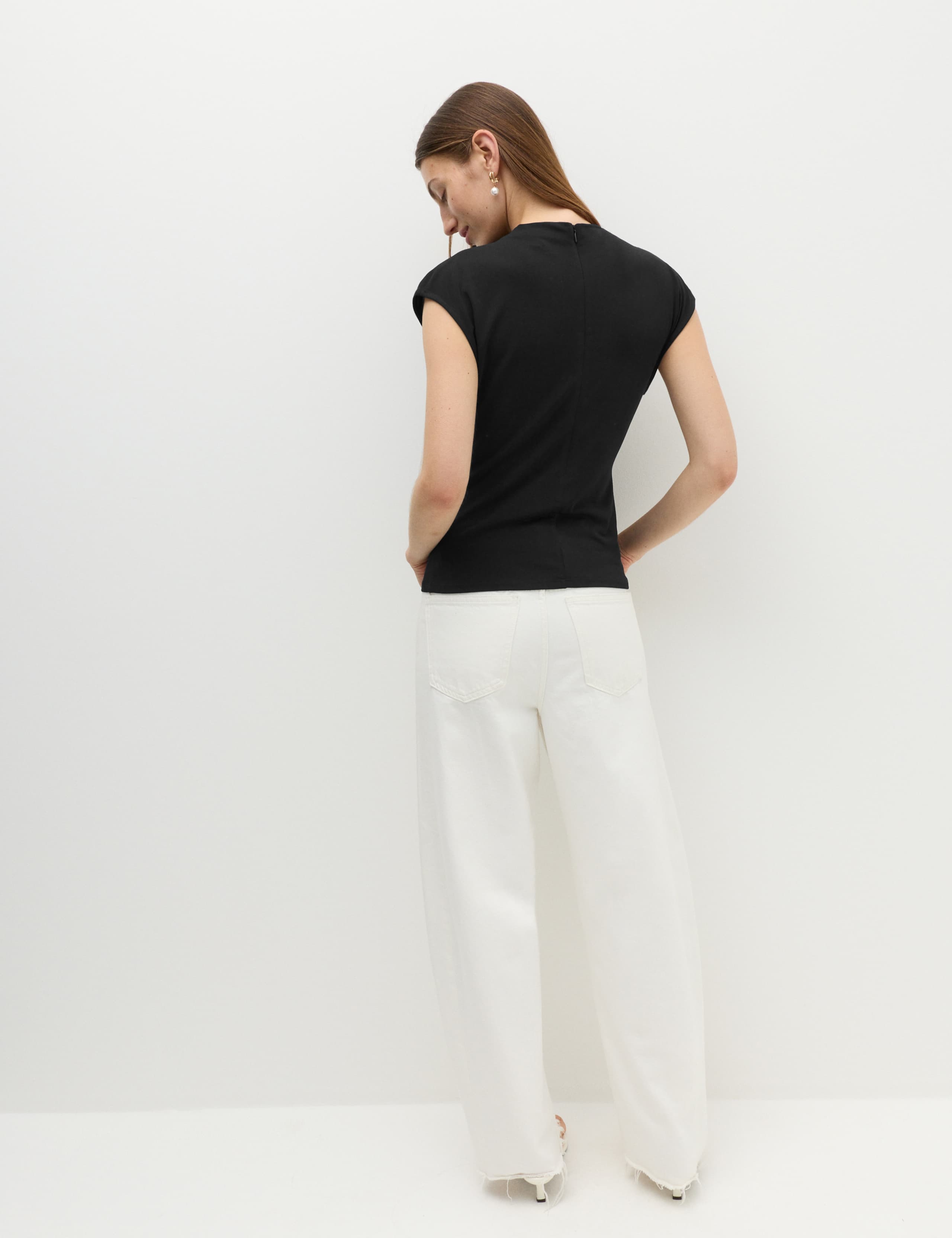 Sleeveless Knot Detail Top 5 of 6