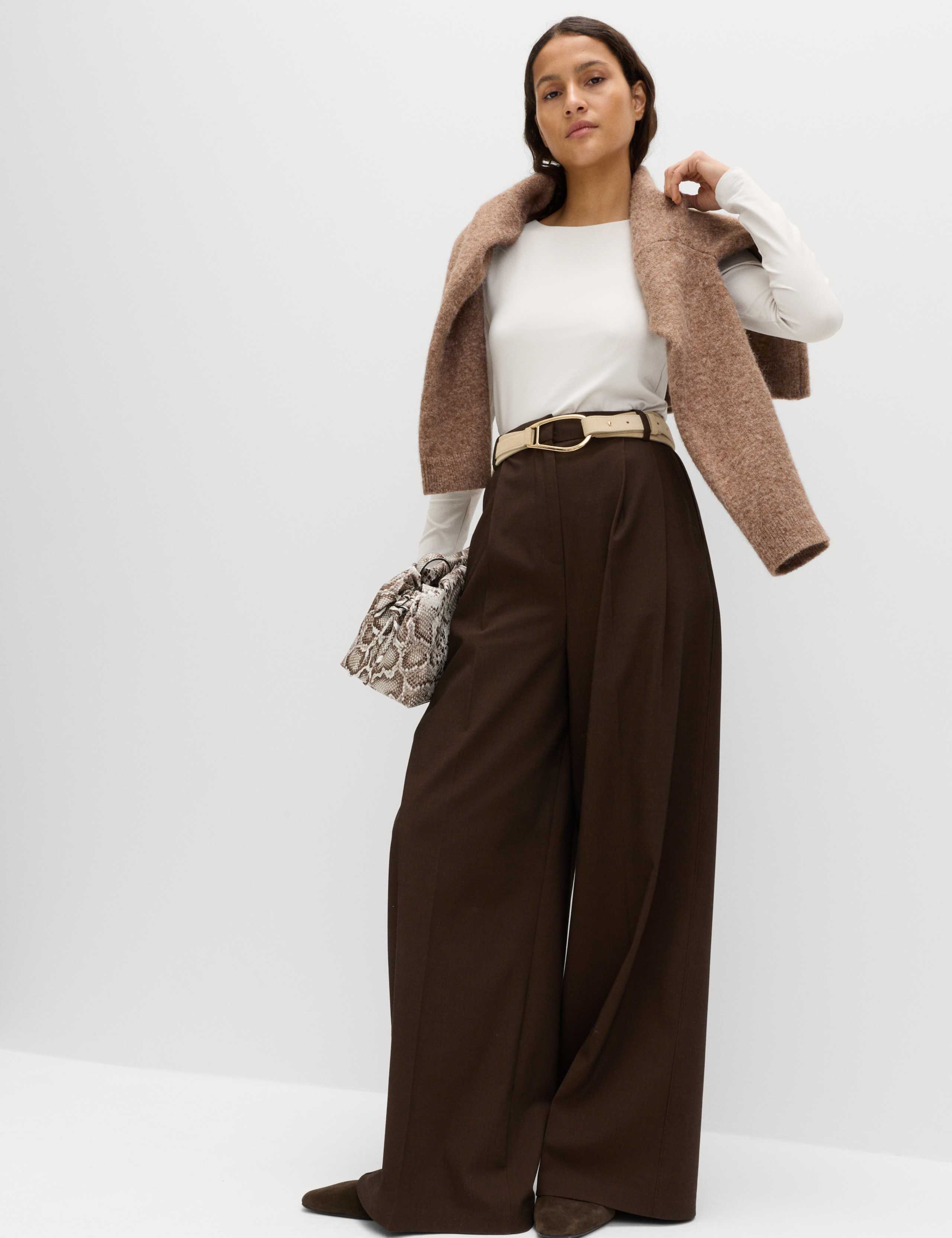 Slim Fit Crew Neck Long Sleeve Top 3 of 5